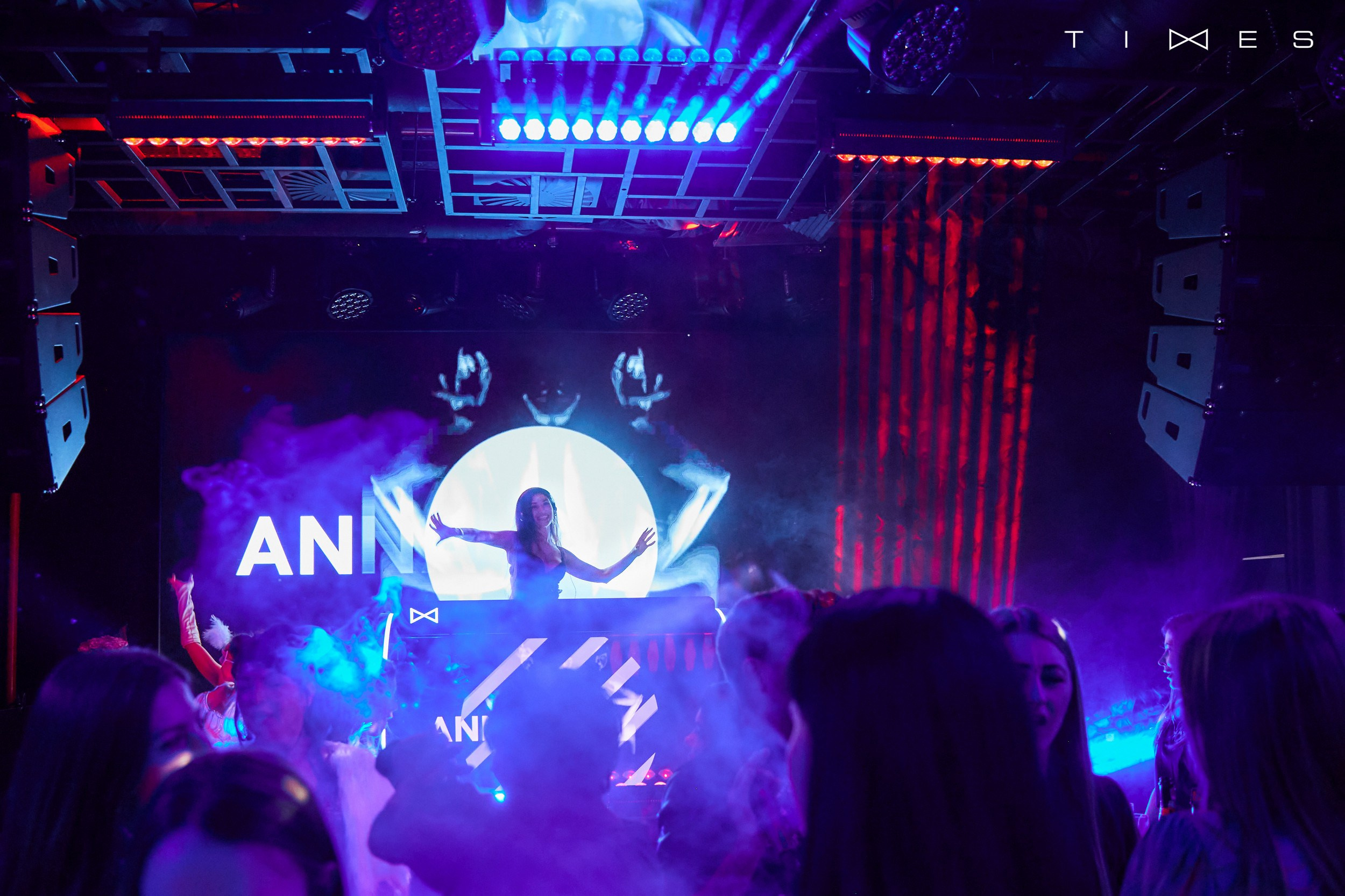 Профессиональная фотосъёмка в ночных клубах Донецка и Макеевки. Фотограф Татаринов Андрей (Донецк / Макеевка)