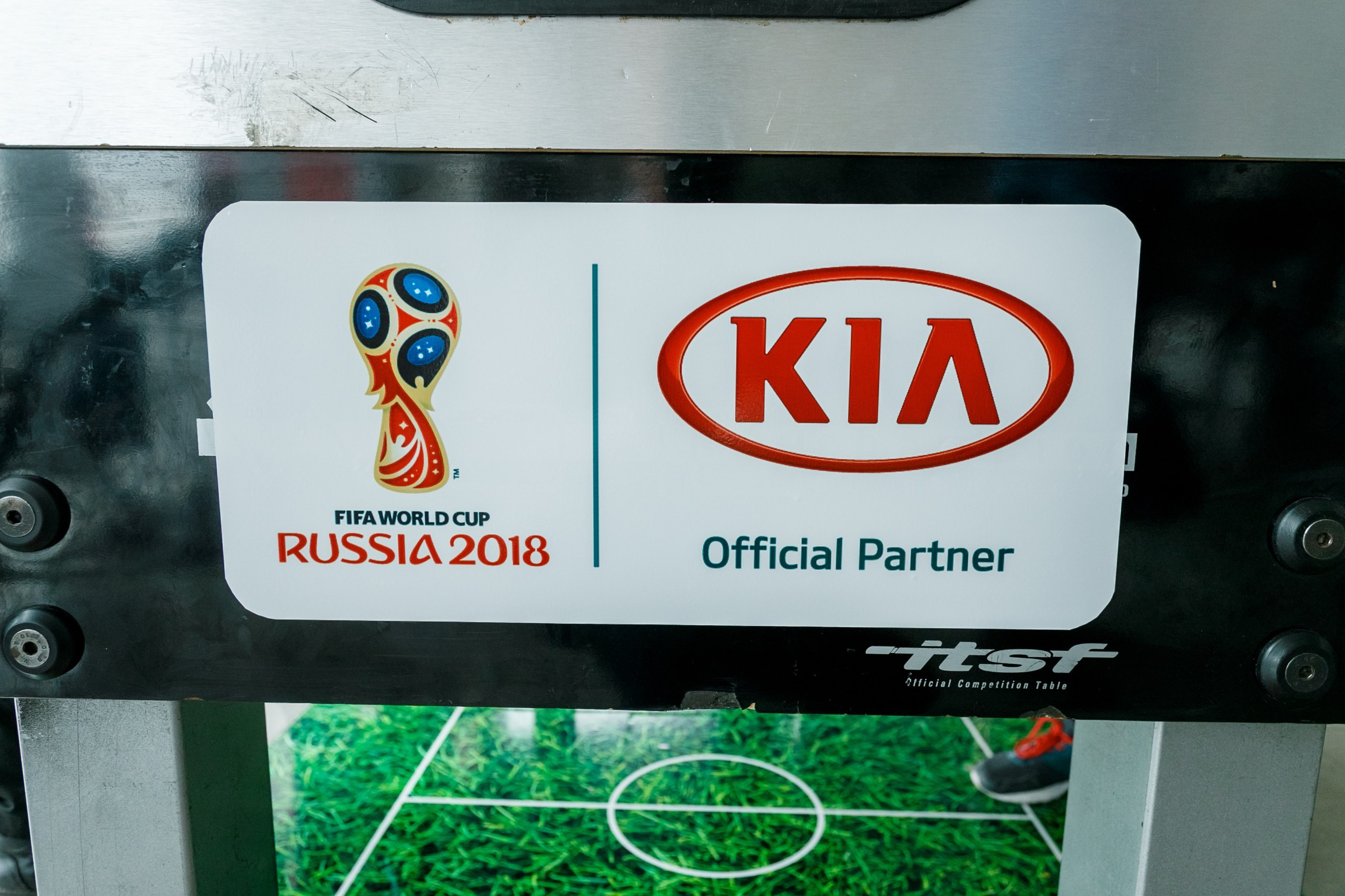Розыгрыш билетов на ЧМ по футболу FIFA @ Киа Центр. Репортажный фотограф Максим Полянский. Москва, Санкт-Петербург, Красноярск