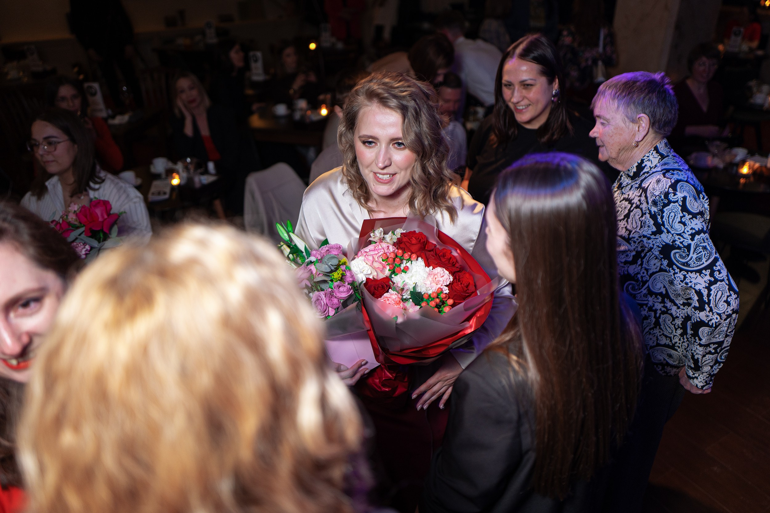 Выступление YOLO band в арт кафе. Фотограф Тюмень