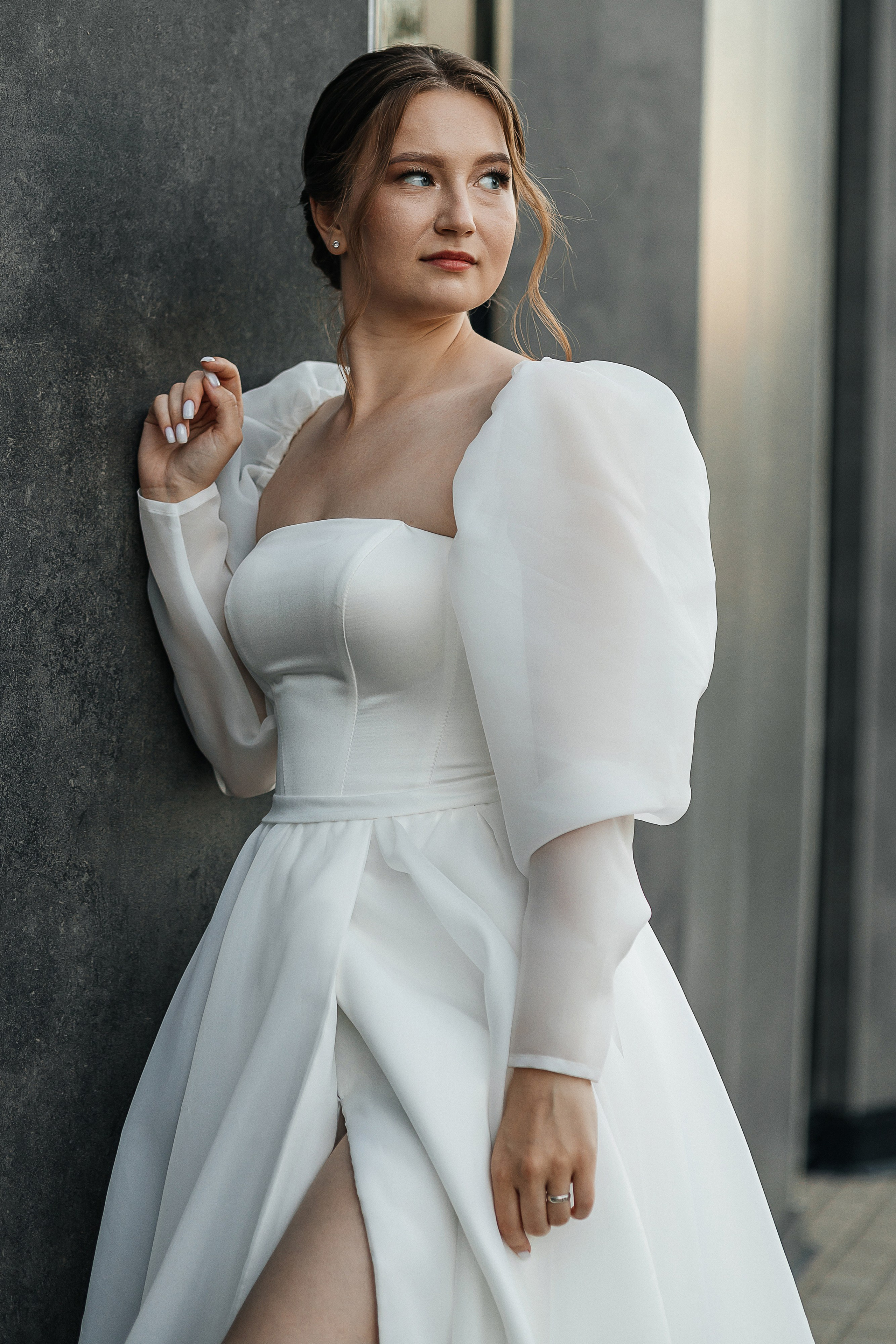 Свадебная фотосессия пары в номере отеля. Олег Сверчков | Свадебный фотограф Вологда