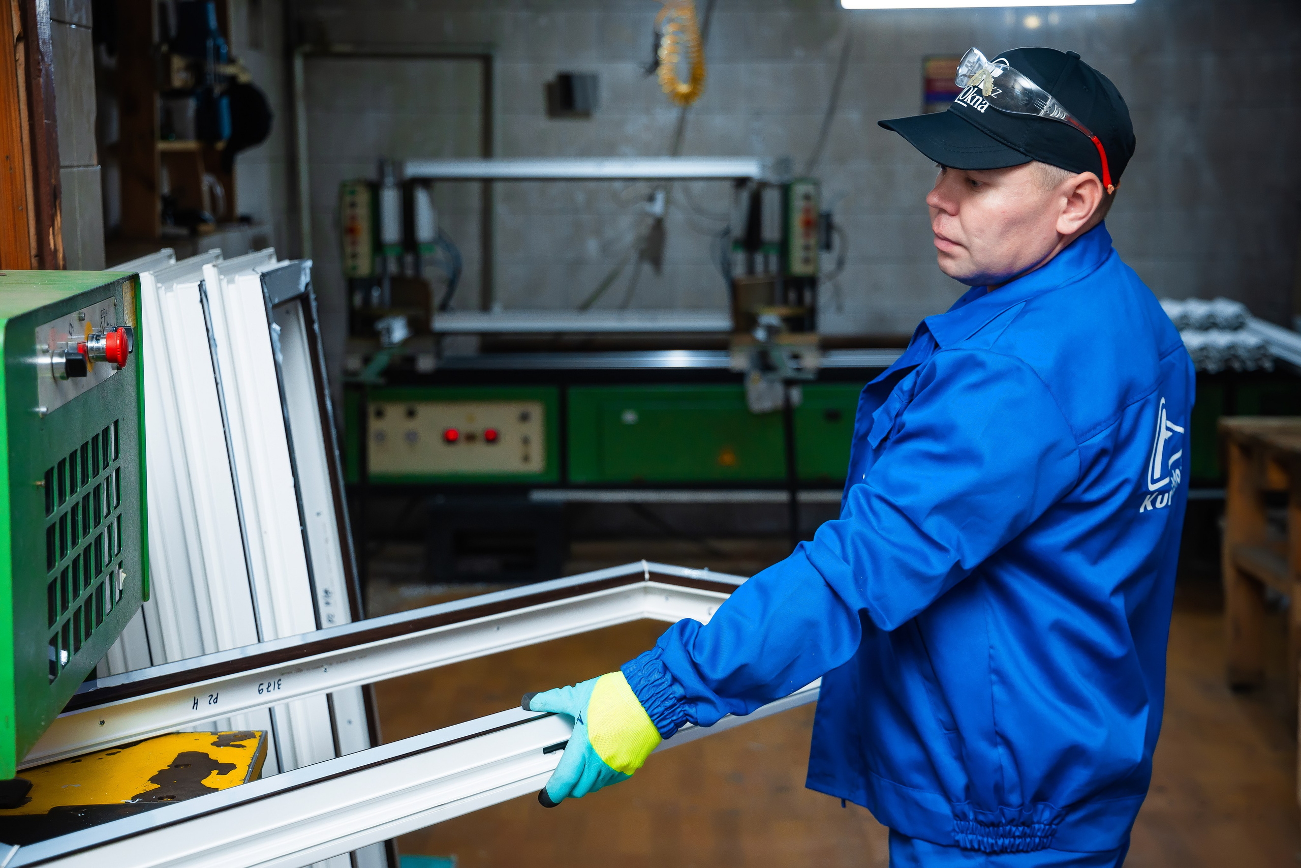 Цех по окнам. Семейный и Свадебный фотограф в Астане Александр Астапов