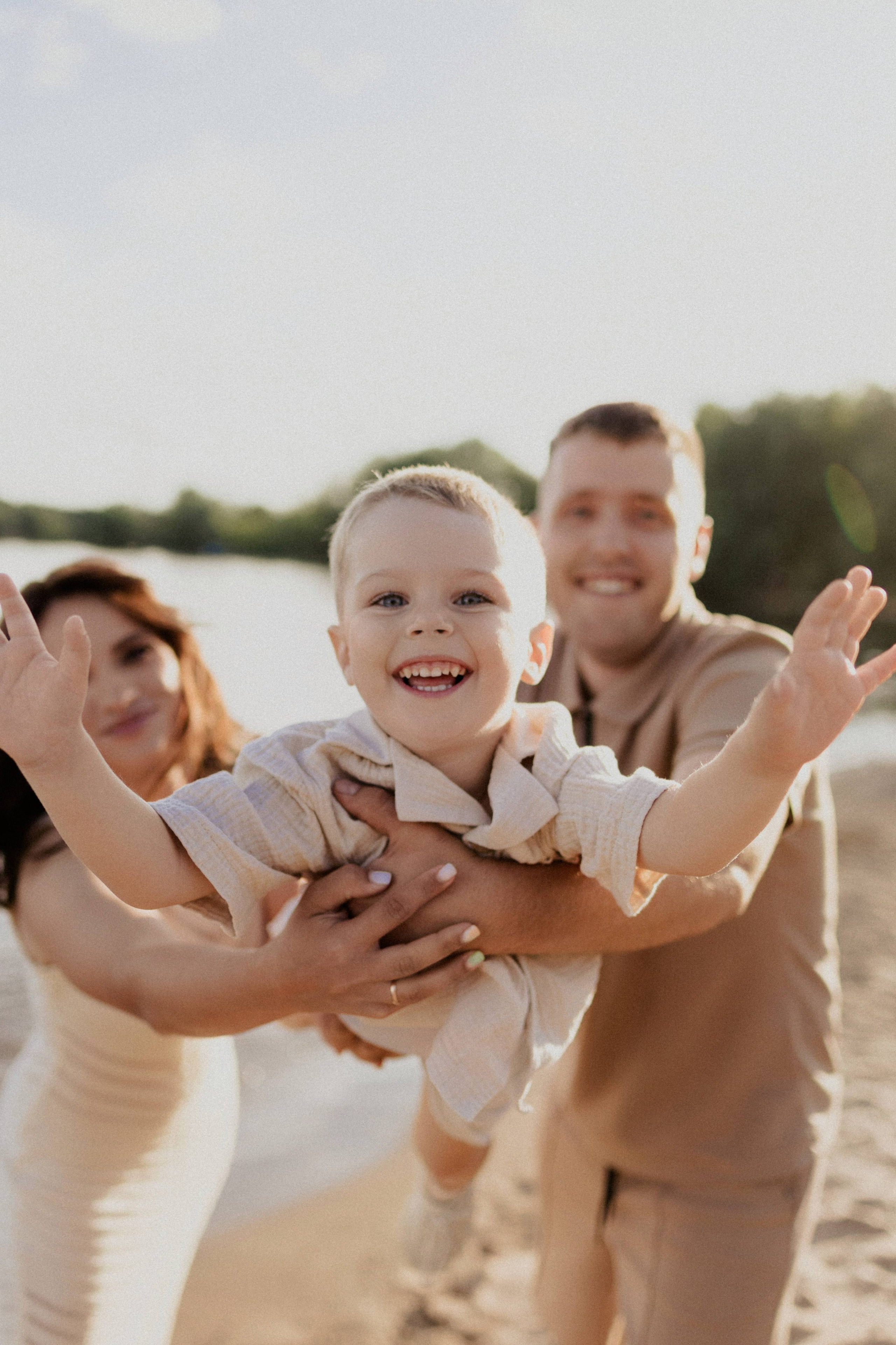 Вова, Лена и Егор. Свадебный фотограф Чайковский