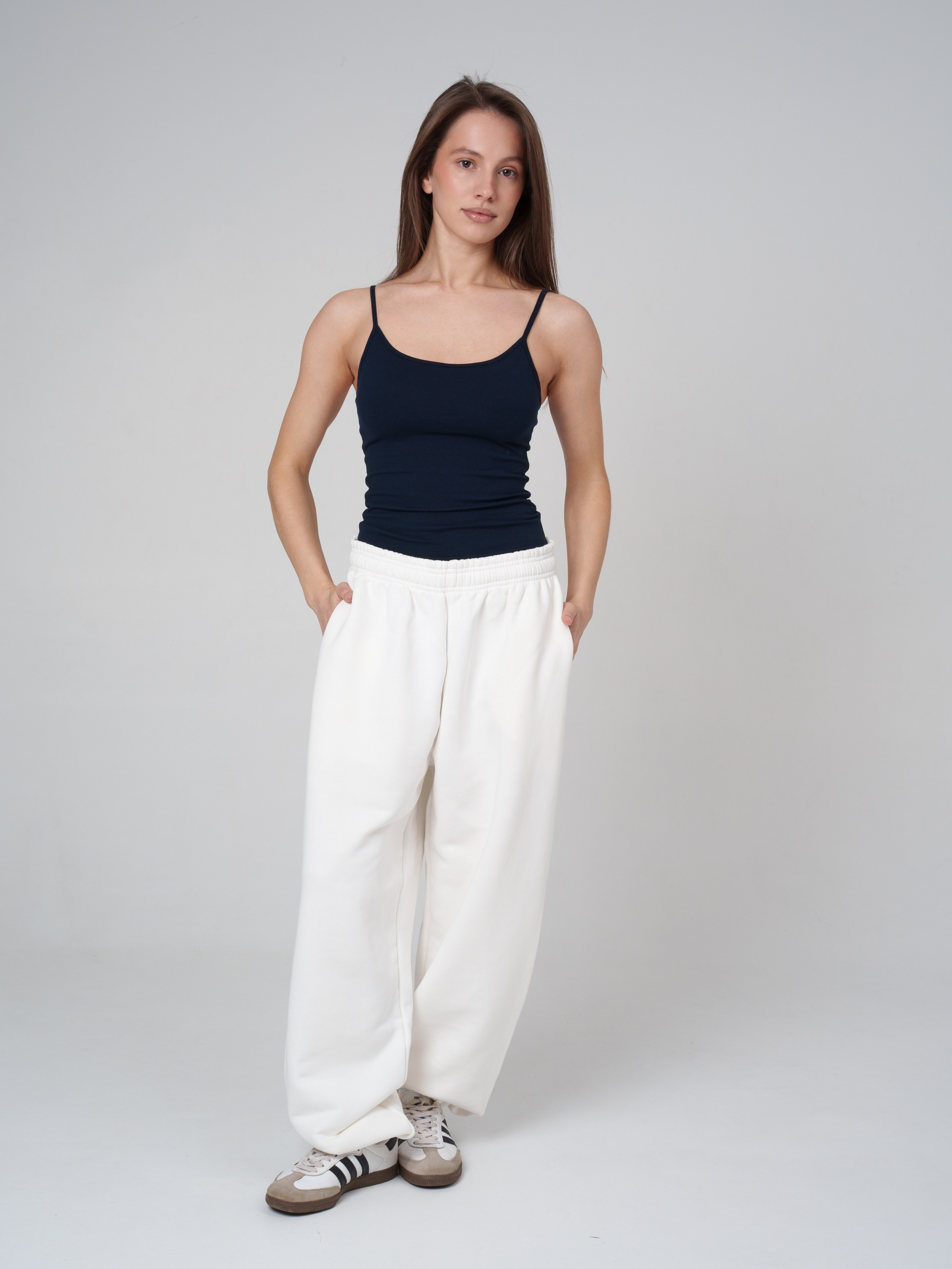 Топы на сером фоне. Иван Упоров — фотограф, рилсмейкер чебоксары