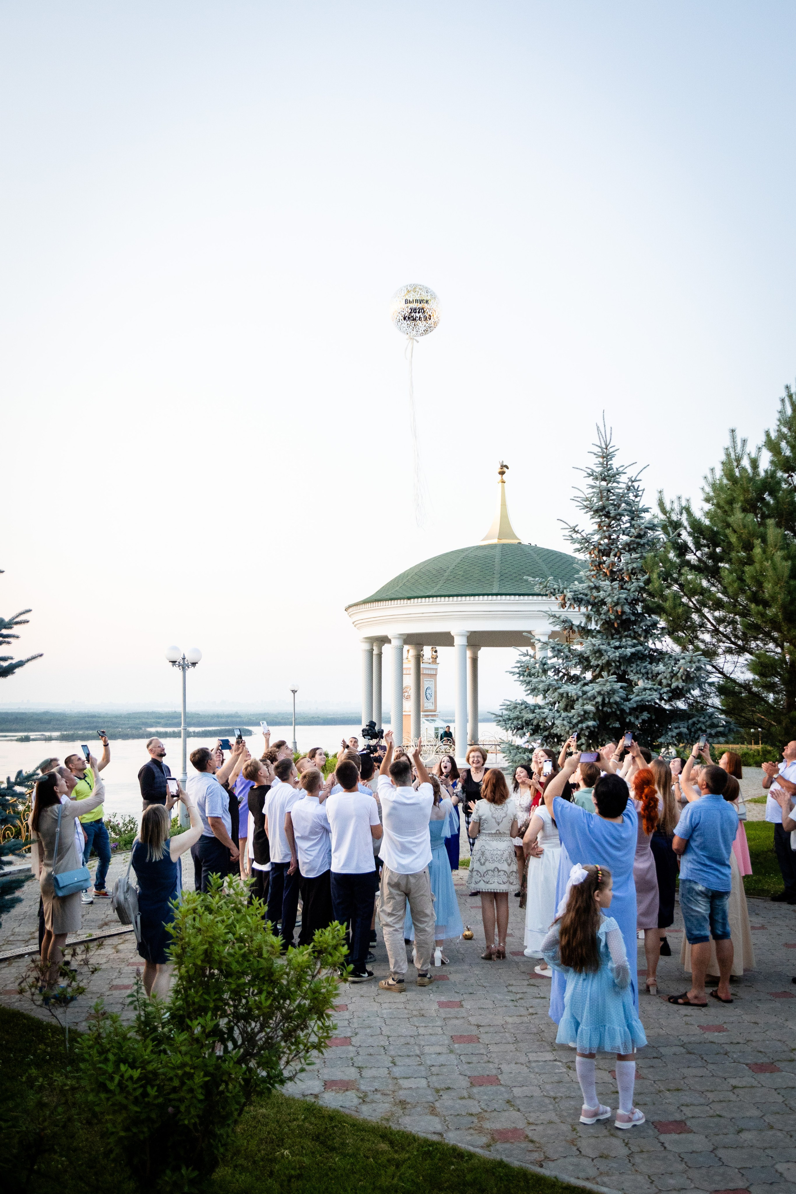 Школьный выпускной. Детский фотограф видеограф в Хабаровске Михаил Орлов
