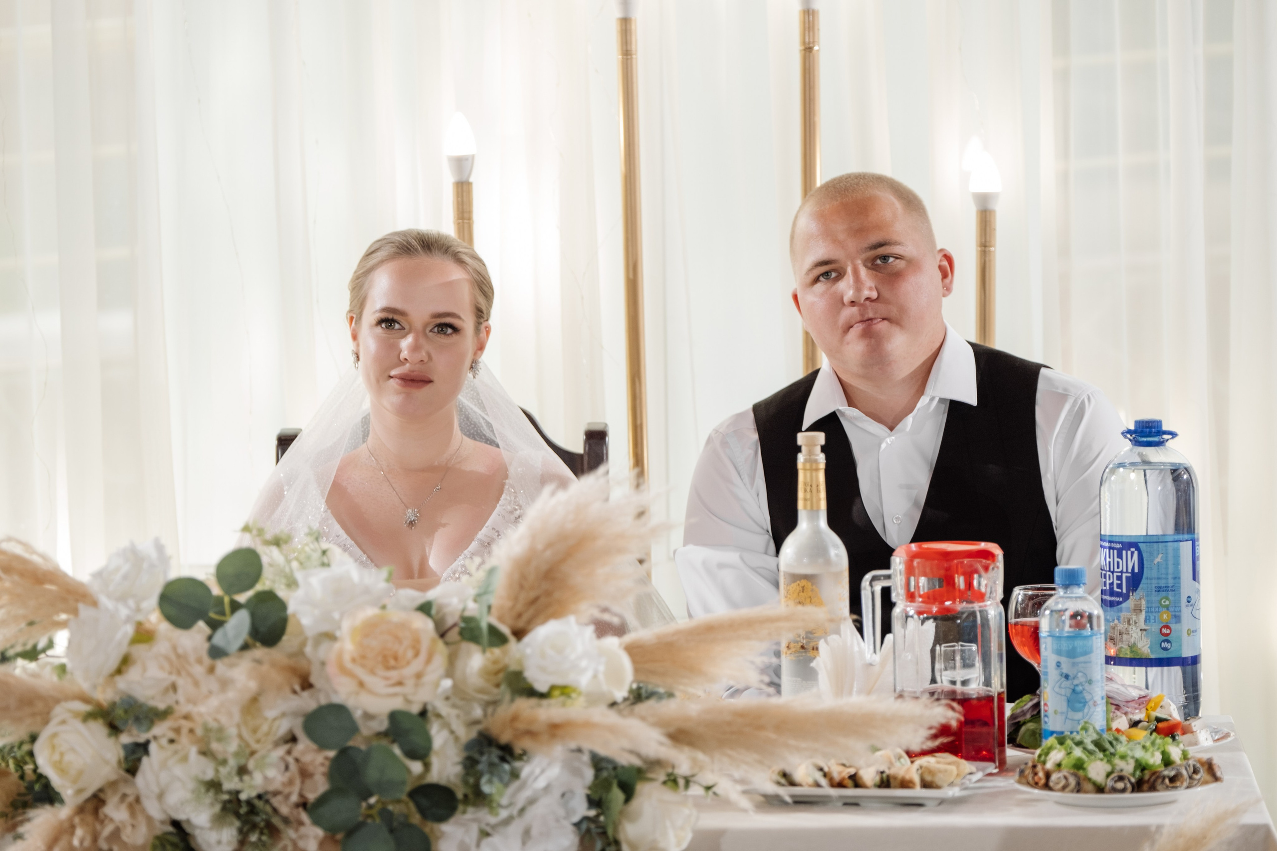 Свадебный ретопртаж. Профессиональная фотосъемка в Крыму. Натуральные эмоции и живые кадры. Забронируйте дату прямо сейчас!