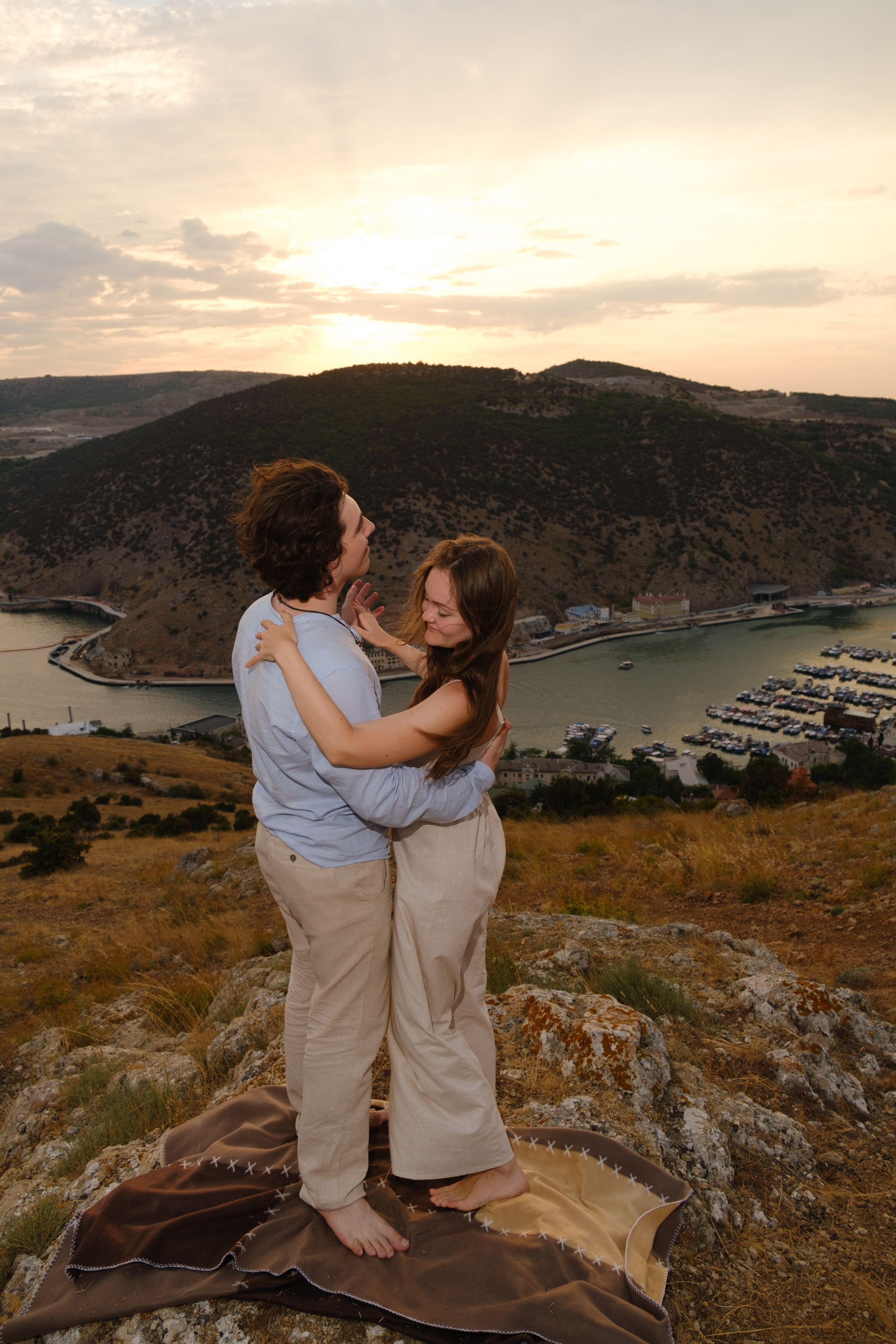 Л+Н в Балаклаве. Профессиональная фотосъемка в Крыму. Натуральные эмоции и живые кадры. Забронируйте дату прямо сейчас!