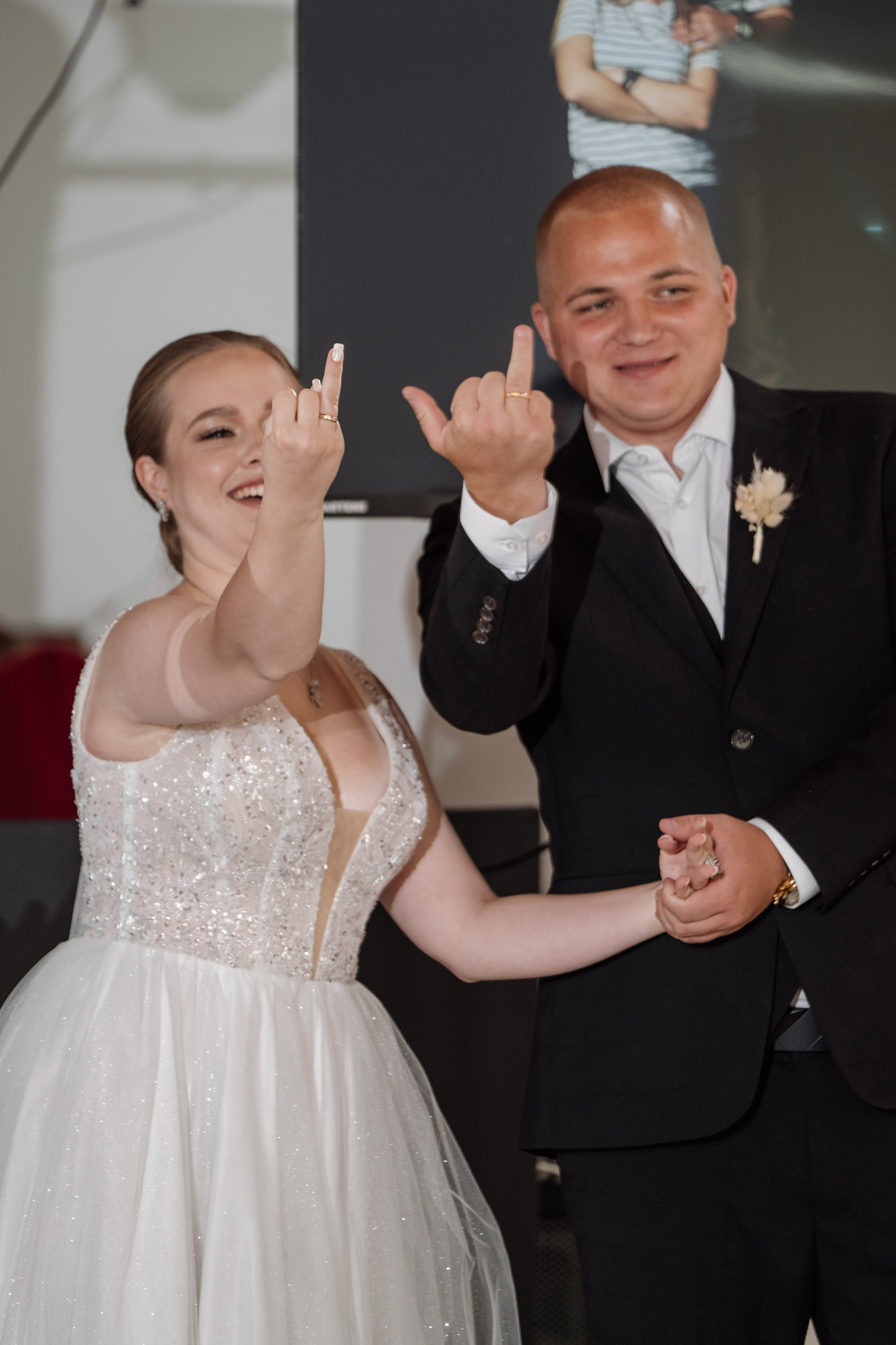 Свадебный ретопртаж. Профессиональная фотосъемка в Крыму. Натуральные эмоции и живые кадры. Забронируйте дату прямо сейчас!