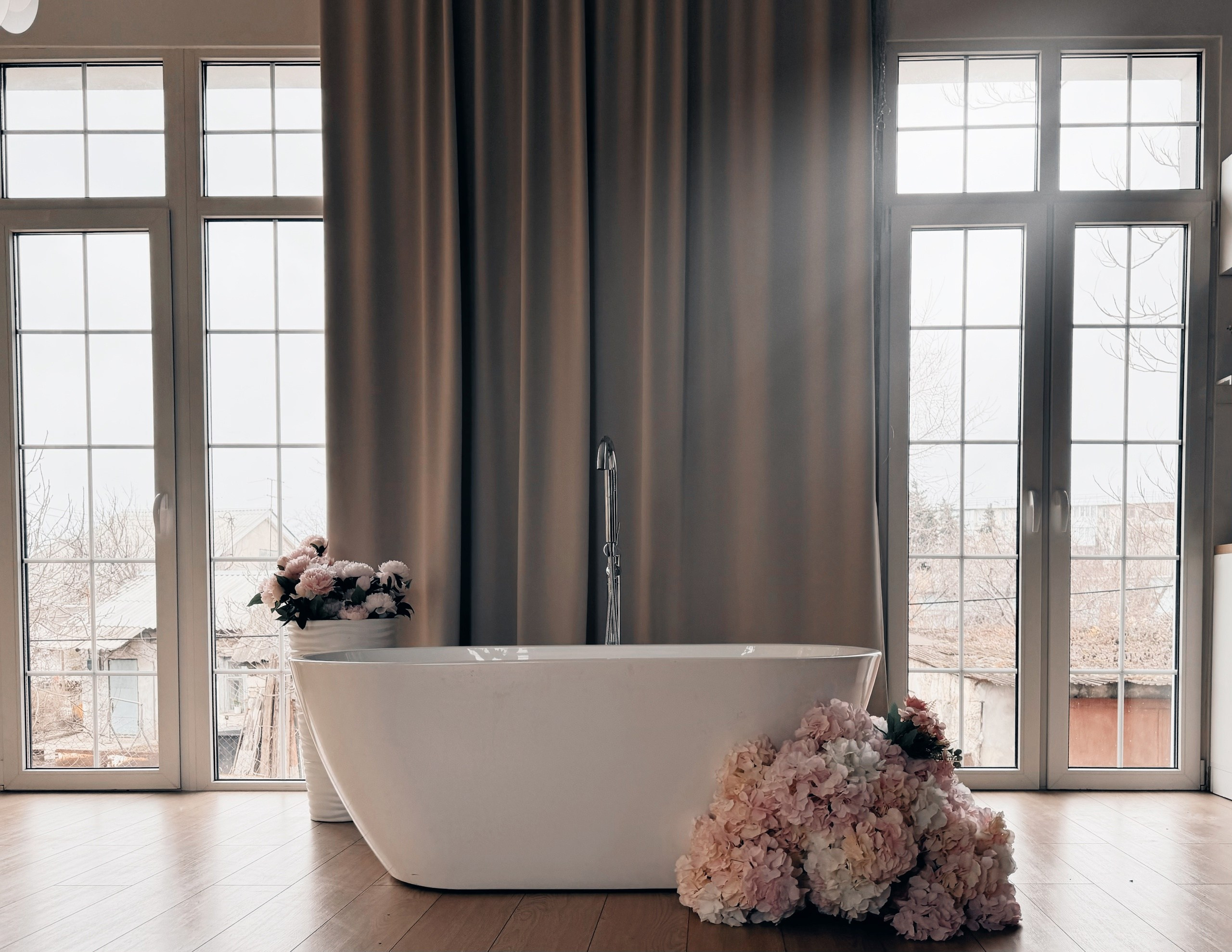 Фотостудии Севастополя. Лучшие фотостудии Севастополя. Фото интерьера фотостудий. Актуальные фото фотостудий Севастополя. Профессиональная фотосъемка в Крыму. Натуральные эмоции и живые кадры. Забронируйте дату прямо сейчас!