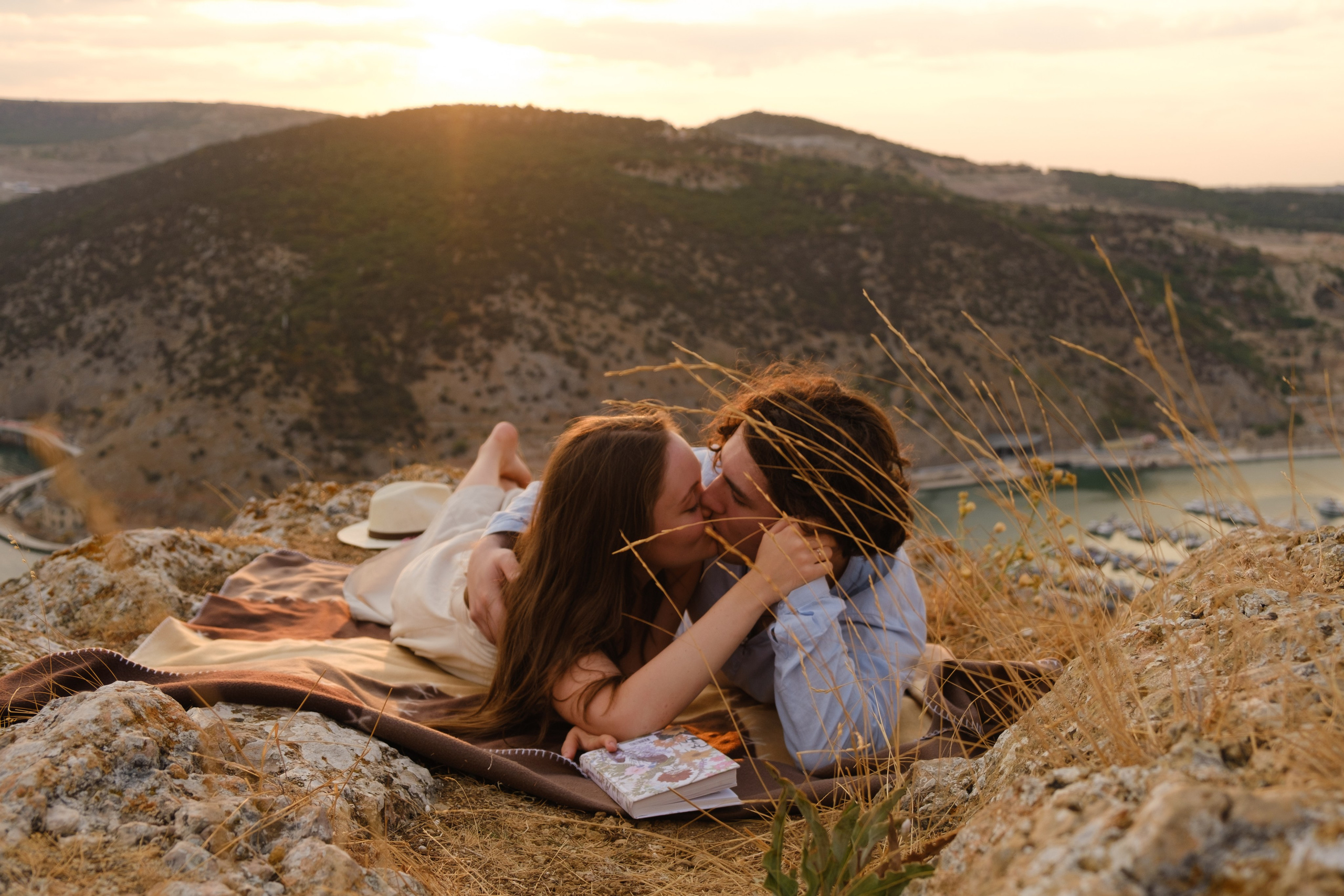 Л+Н в Балаклаве. Профессиональная фотосъемка в Крыму. Натуральные эмоции и живые кадры. Забронируйте дату прямо сейчас!