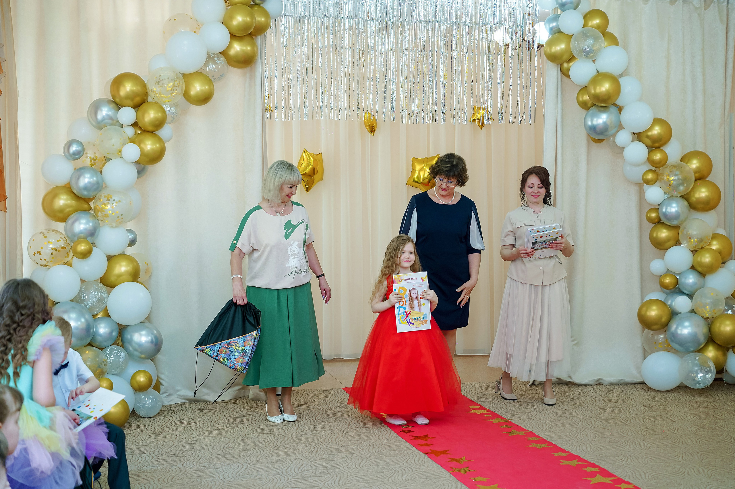 Фотосъемка видеосъёмка фотограф видеооператор новогодних утренников  в. Фотограф, видеооператор Нина Коршунова