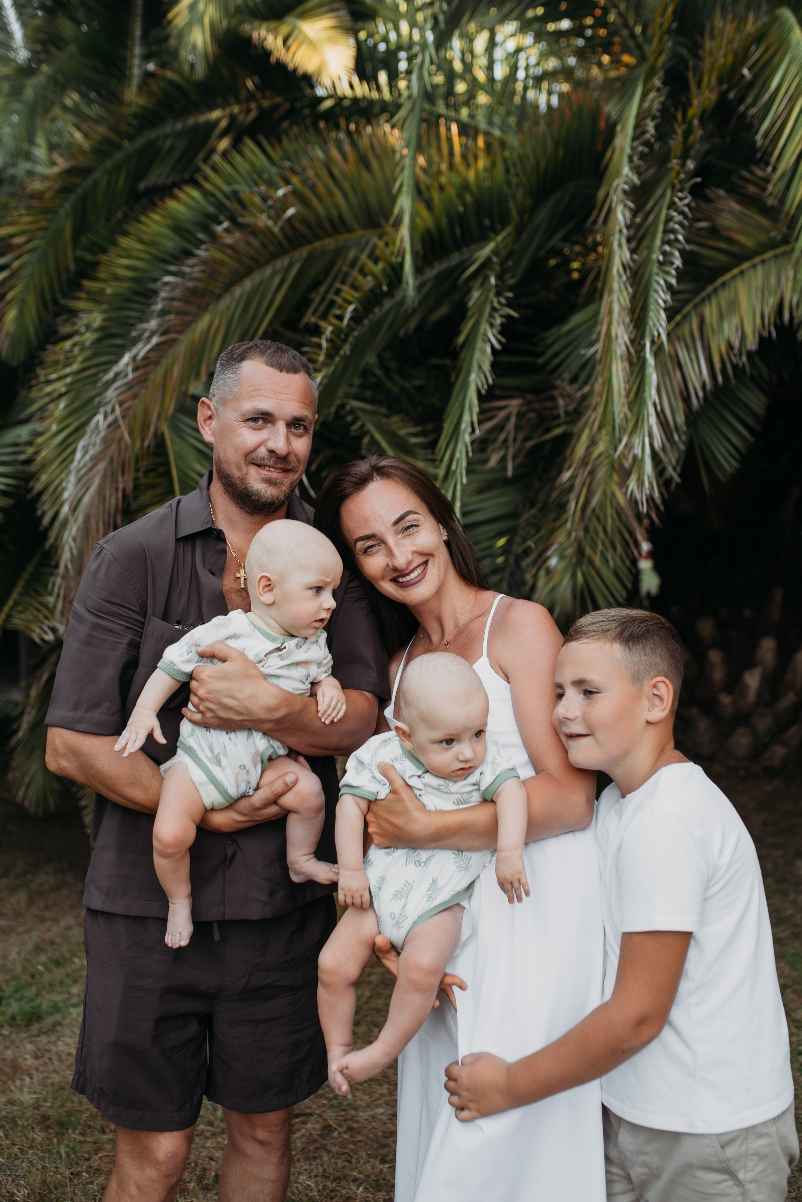 Семейная фотосессия в центре Сочи морпорт. Фотограф в Сочи — Маргарита Поганова