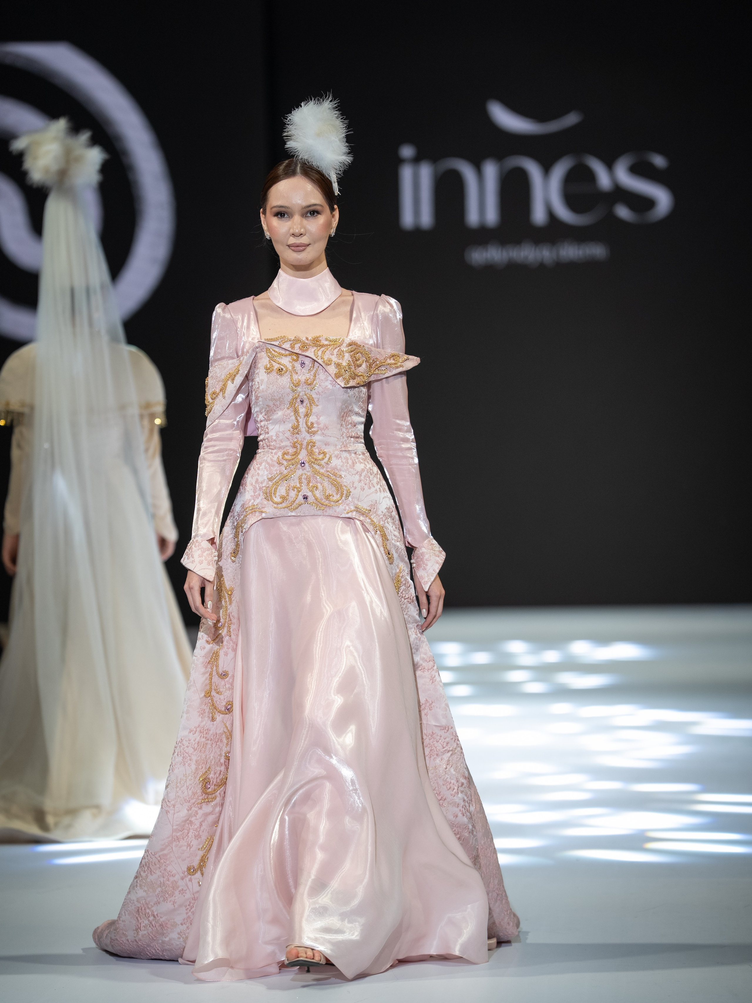 EURASIAN FASHION WEEK Innes. Сайт Алматинского НЮ АРТ, будуар и фэшн фотографа Дениса Карпенко
