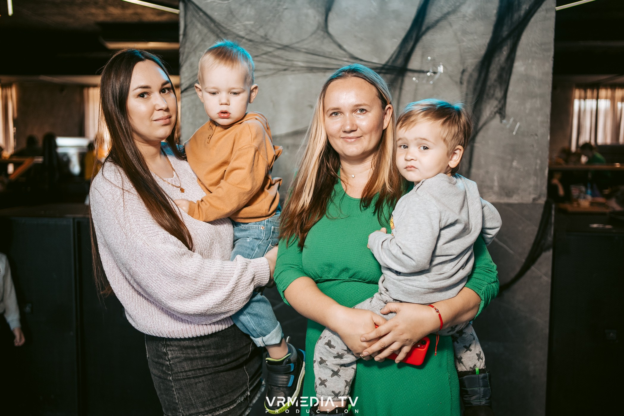 Baby time в баре «Друзья»