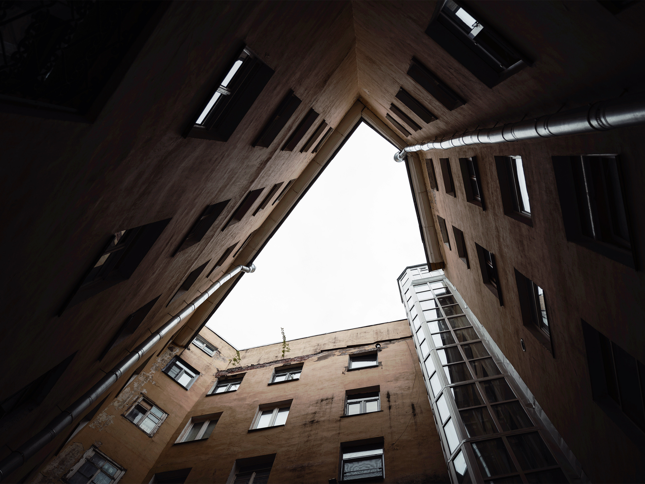 Yard well. Viktor Garshnep Documentary Photographer