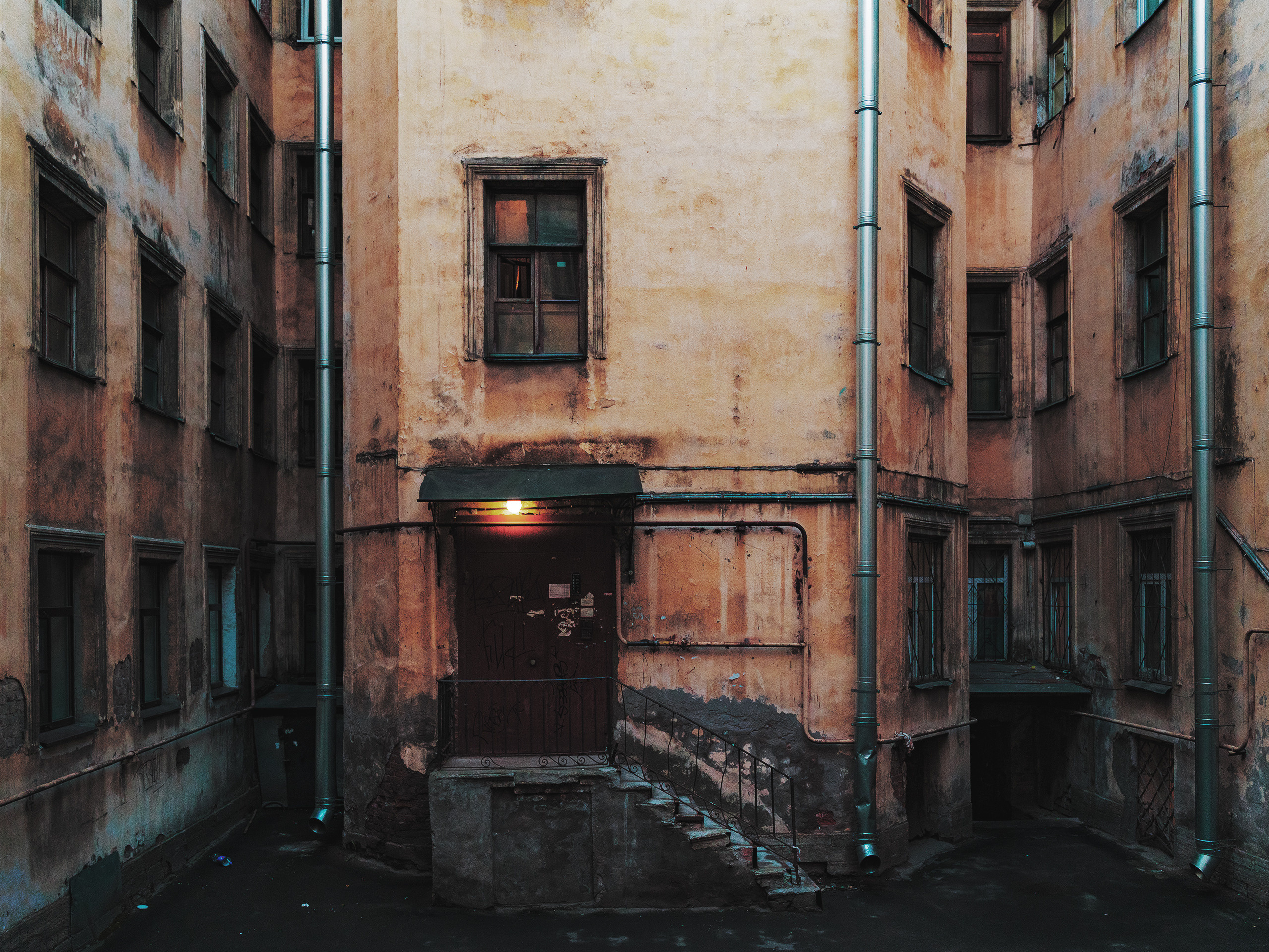 Yards. Viktor Garshnep Documentary Photographer