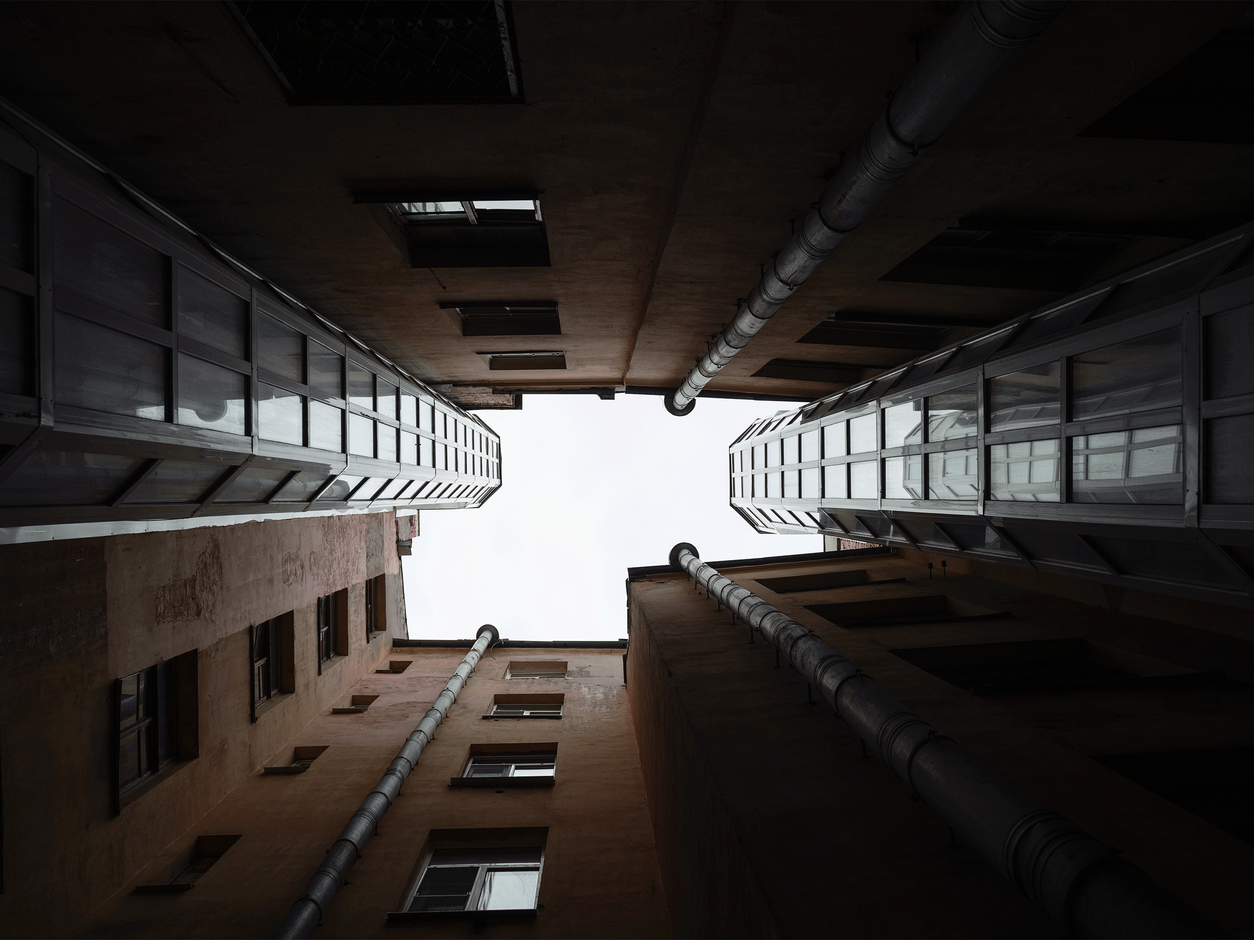 Yard well. Viktor Garshnep Documentary Photographer