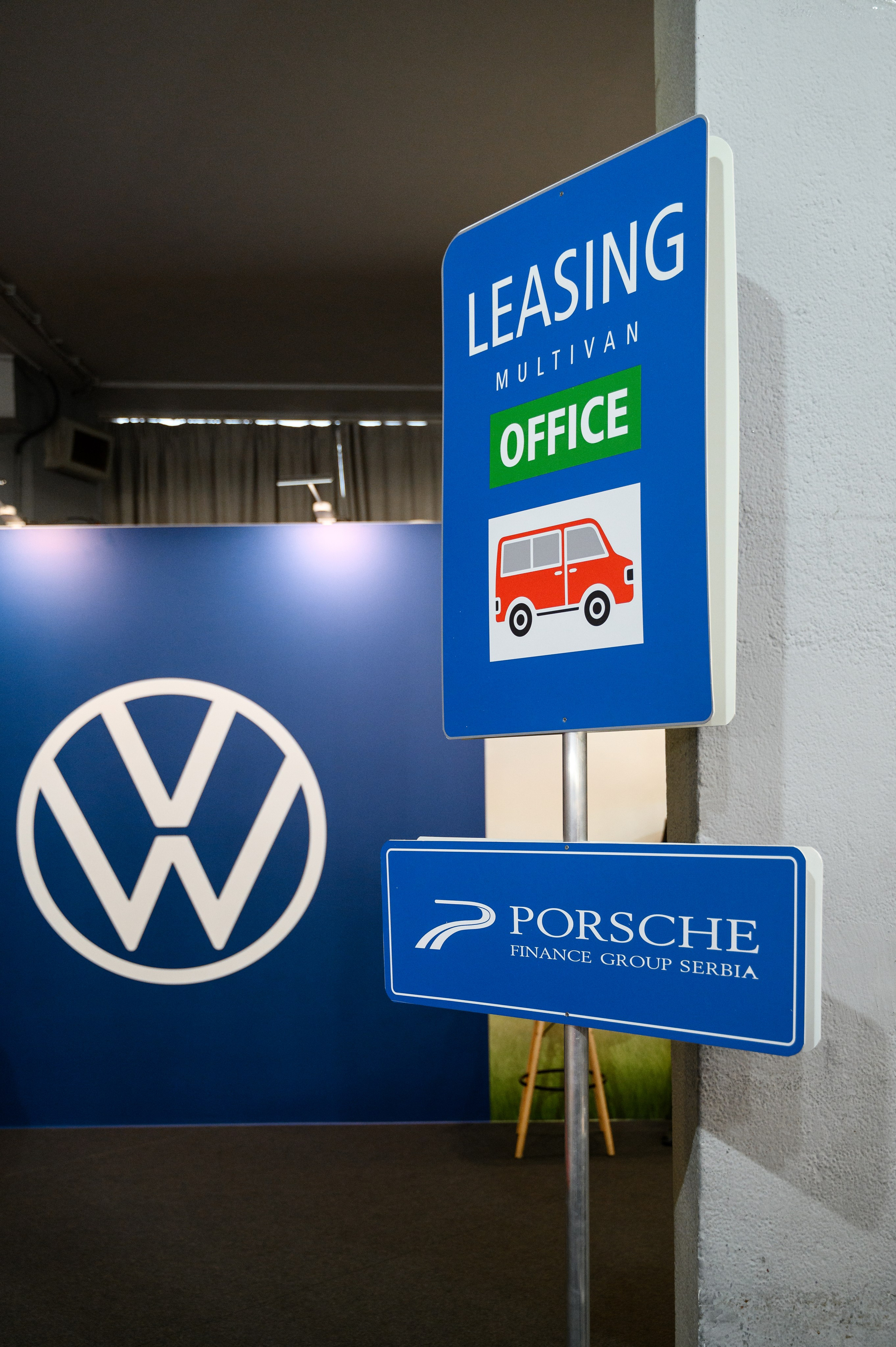 56-й Международный автосалон в Белграде. Елена Чеснокова спортивный фотограф во Владимире и Белграде