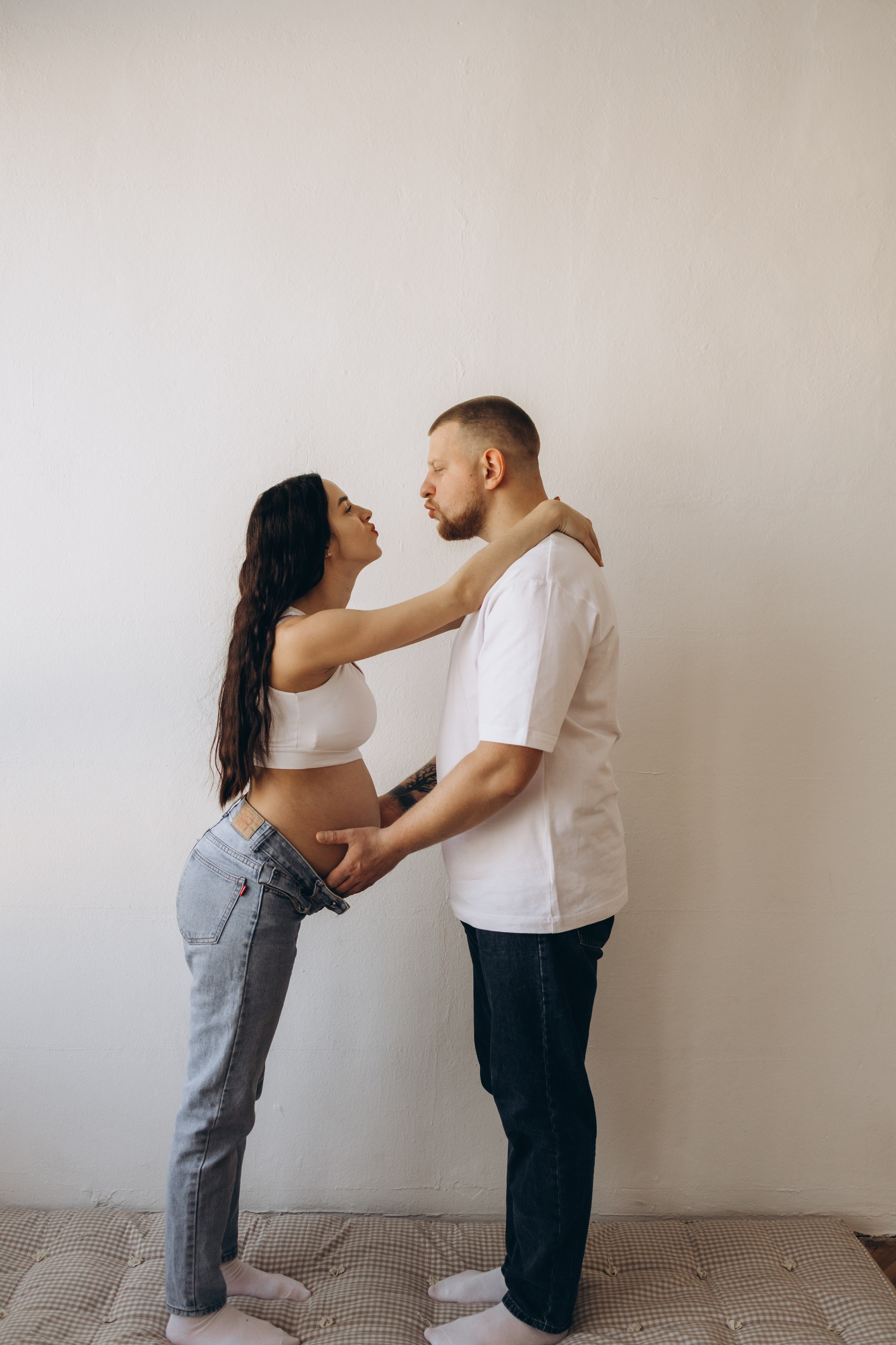 Фотосессия беременности в студии. Семейный фотограф в Минске — Алина Тиханович