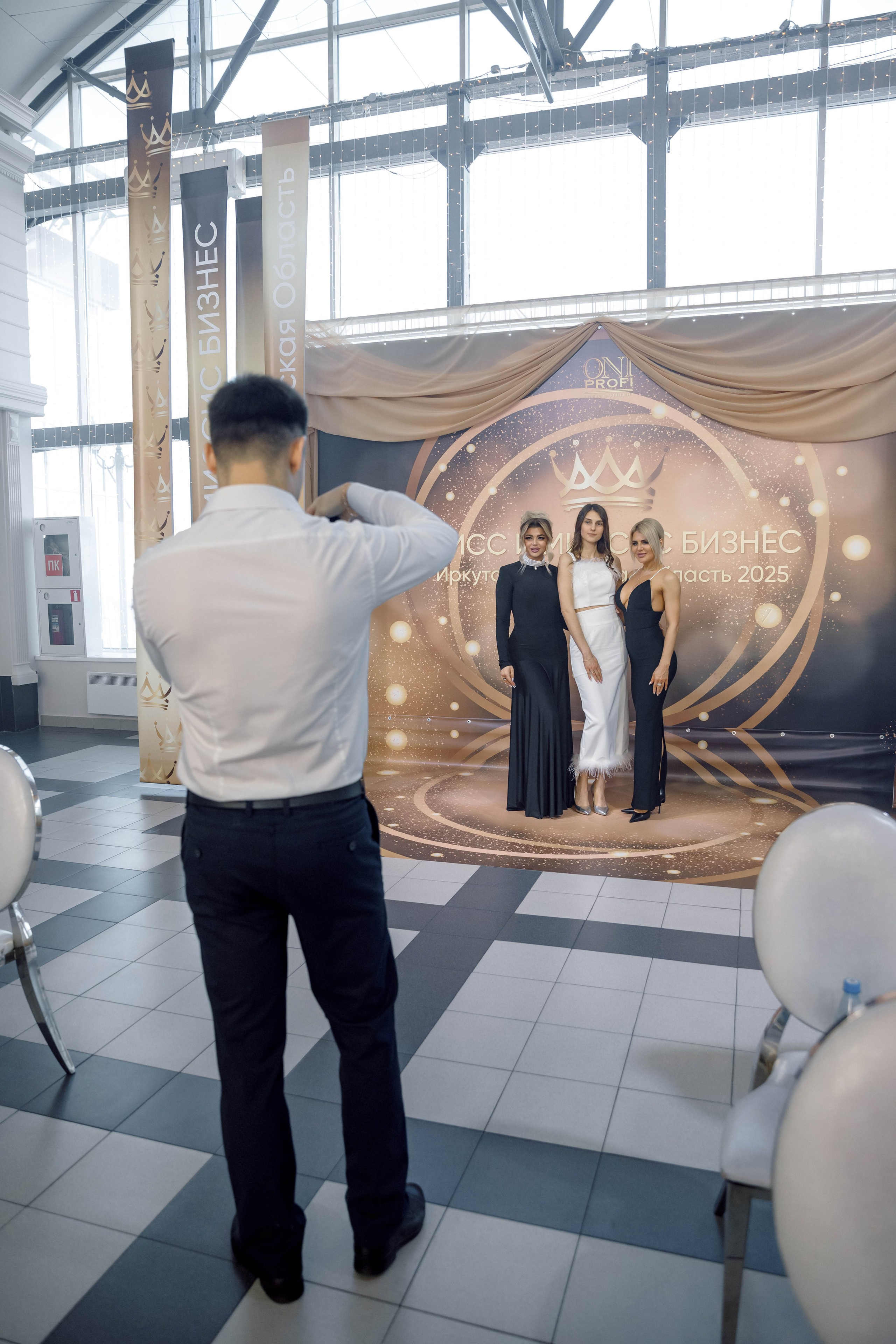 Мисс и Миссис Бизнес Иркутск 2025 (открытие, рест. Париж). Свадебный фотограф Иркутск, репортажный фотограф Иркутск