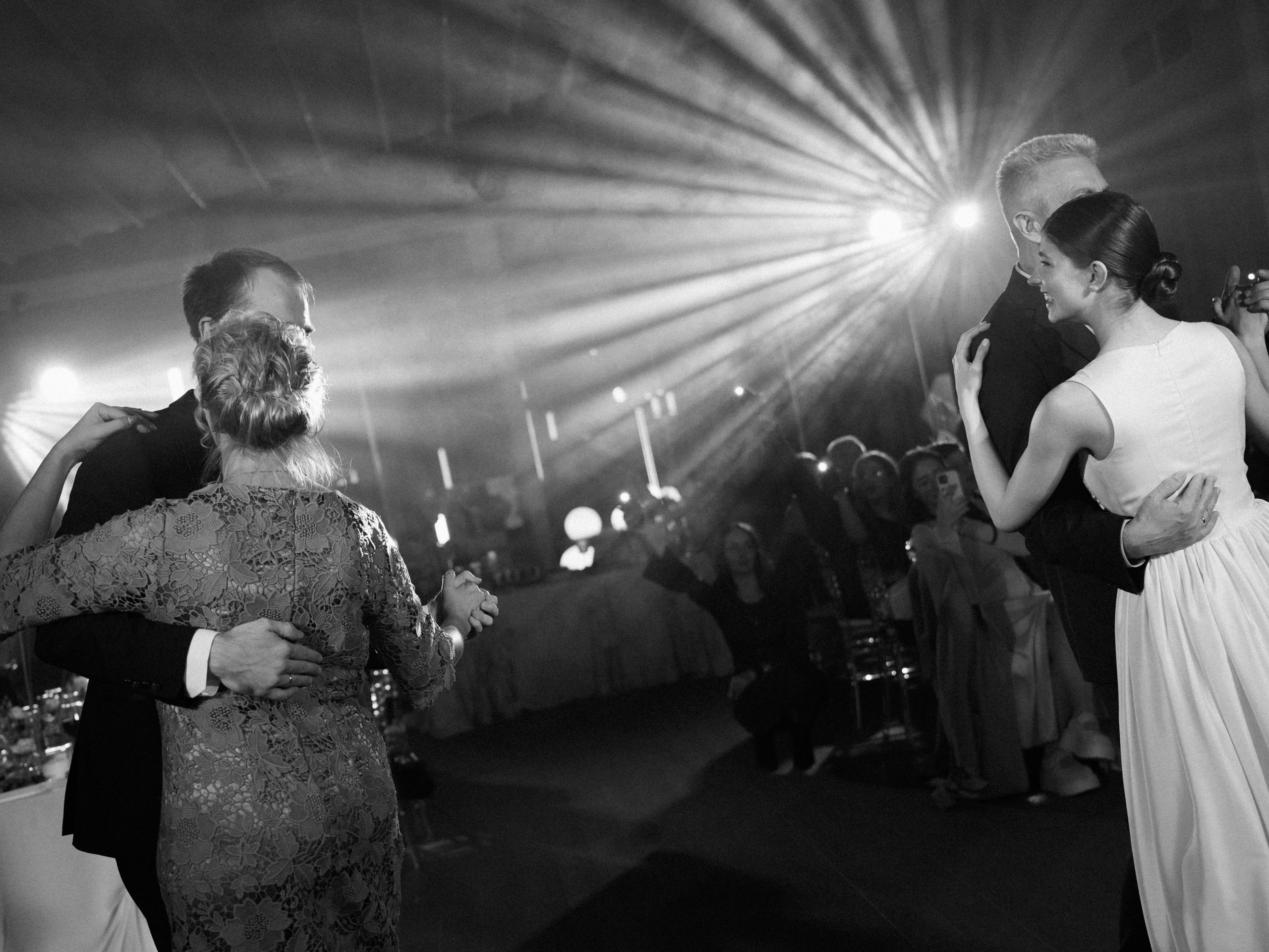 Мяч есть? готовь кольцо. Свадебный фотограф Москва