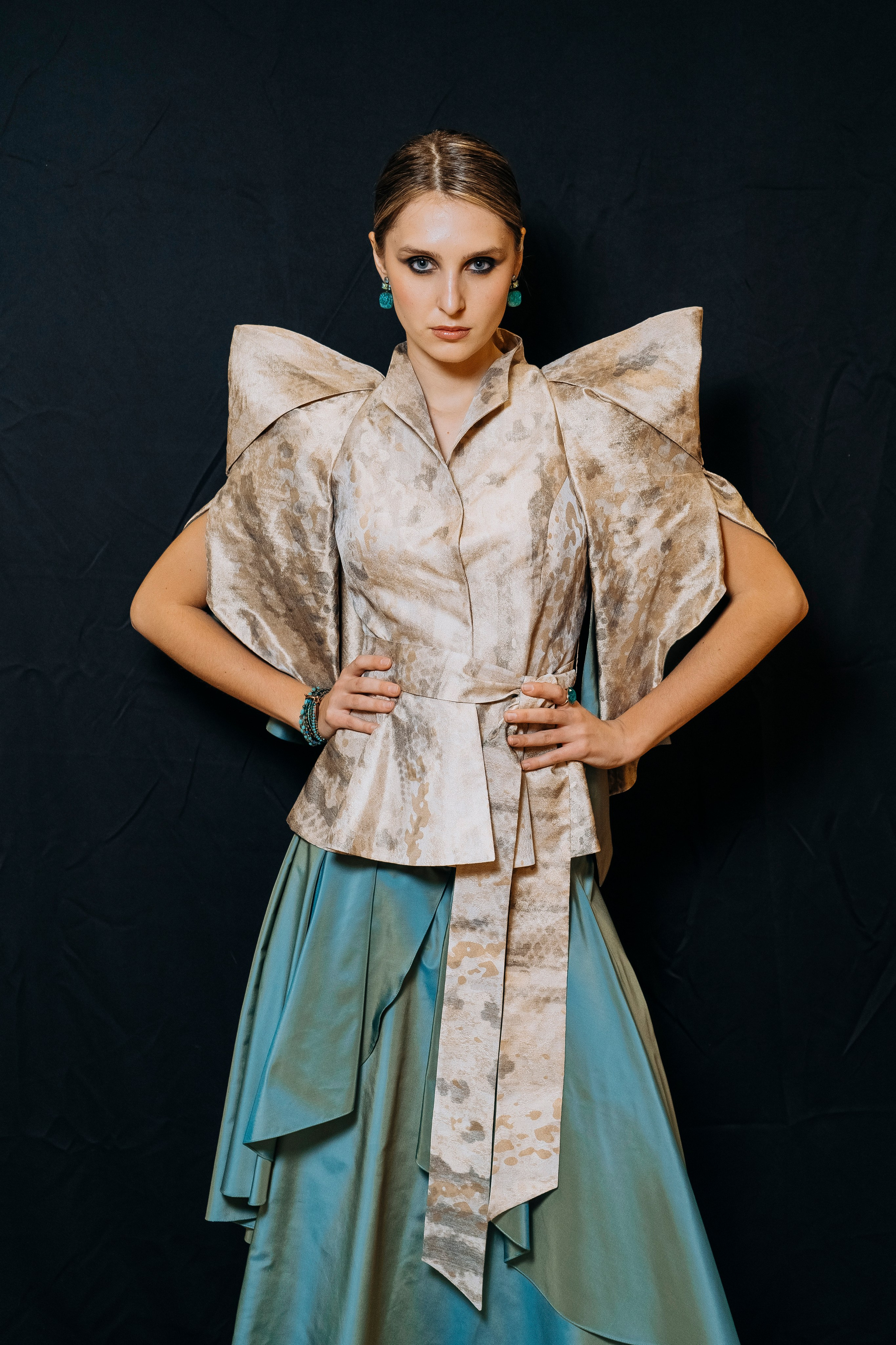 B&D FASHION SHOW: Мода как искусство. Переосмысление классики. Больше: https://sinonim.org/improve#res. Профессиональный портретный фотограф в Москве Владимир Глаголев