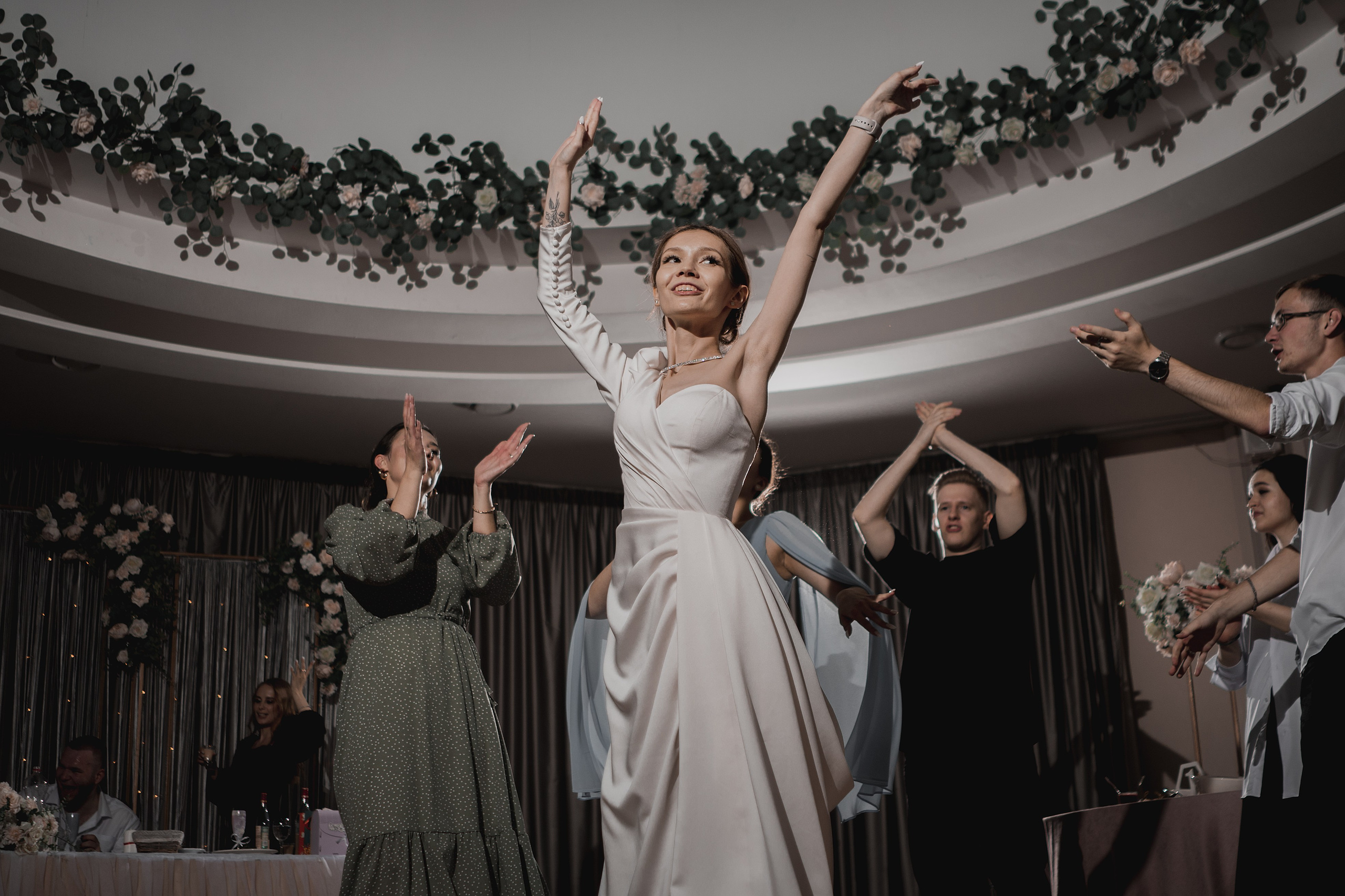 Фотосессия свадебного банкета. Банкетный зал Мезон в Екатеринбурге