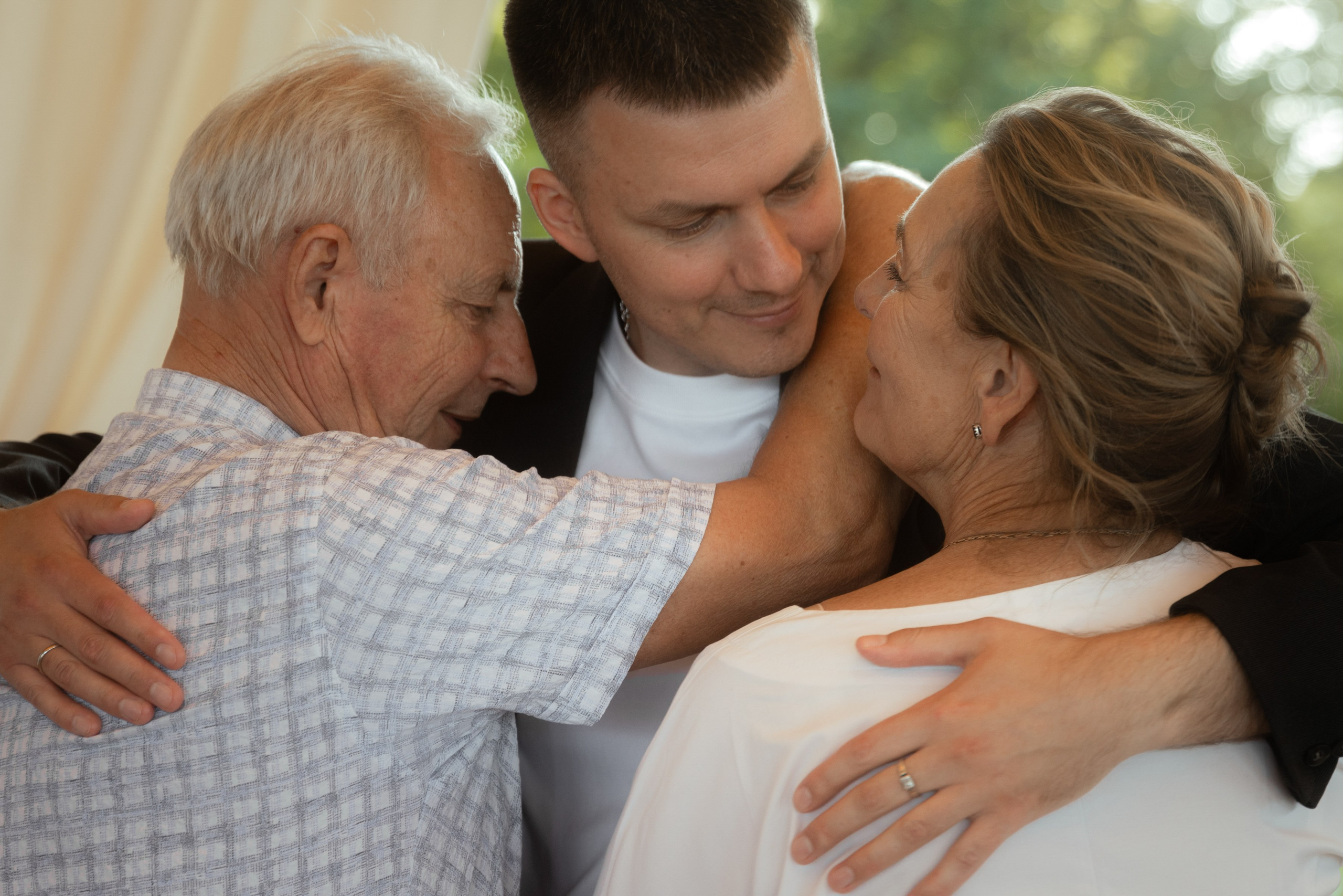 Алиса и Слава, роспись в Москве и вечеринка на природе, подальше от города. Фотограф в Москве Екатерина Черненко