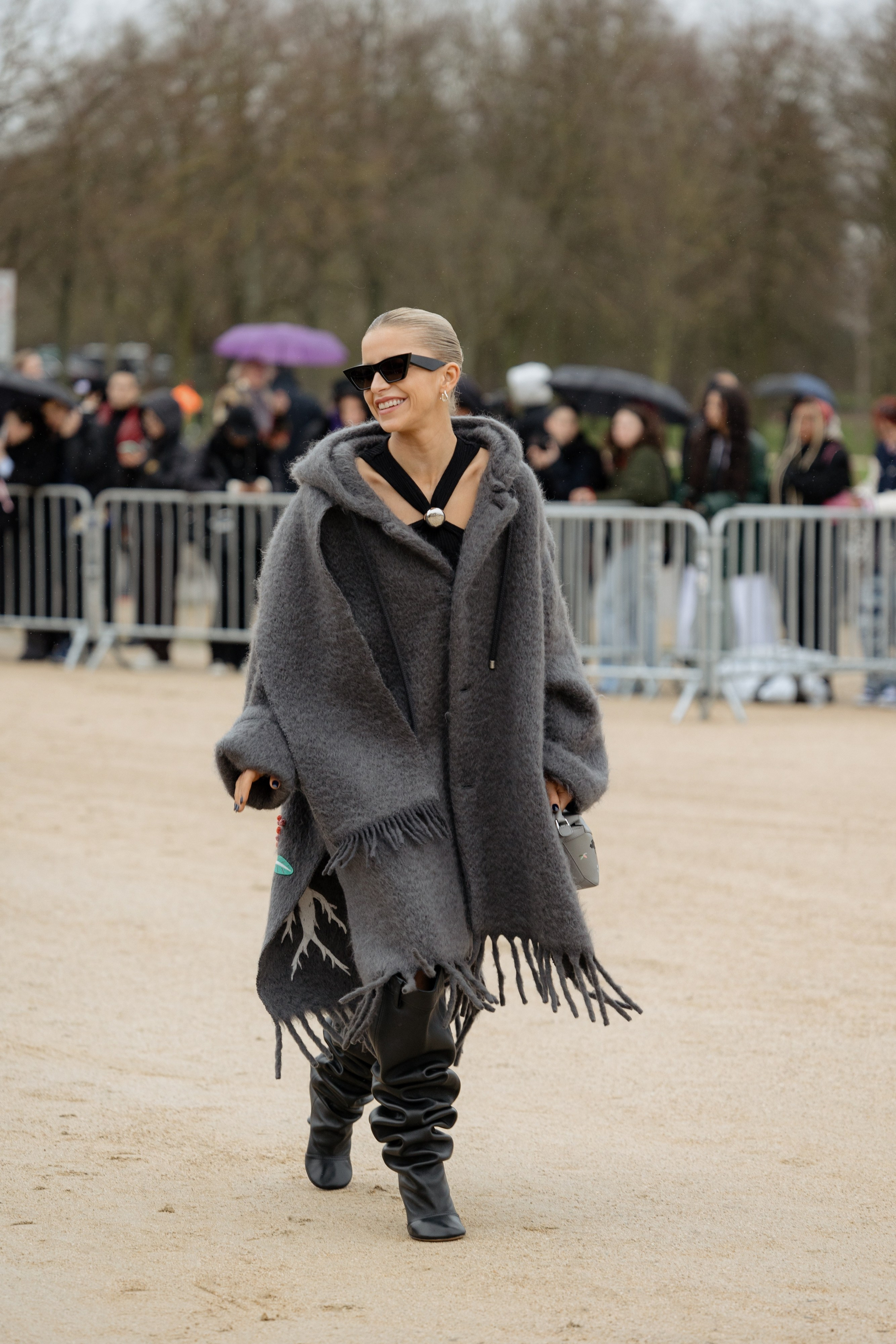 LOEWE PFW WOMENSWEAR FALL-WINTER 24/25. Photographer in Milan Ivan Goncharov