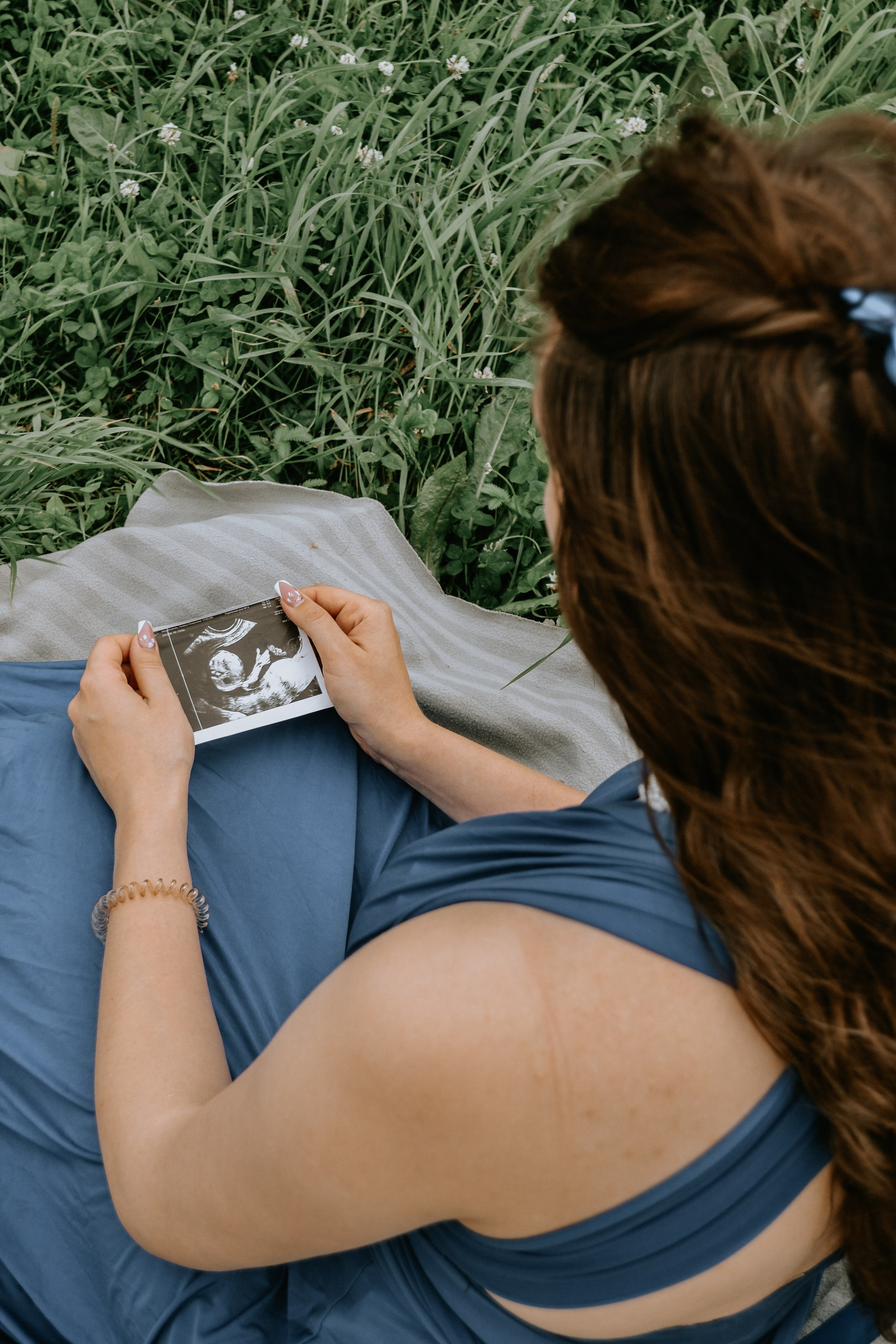 Эта съёмка — про тишину, тепло и ожидание чуда🌸. Записки фотографа