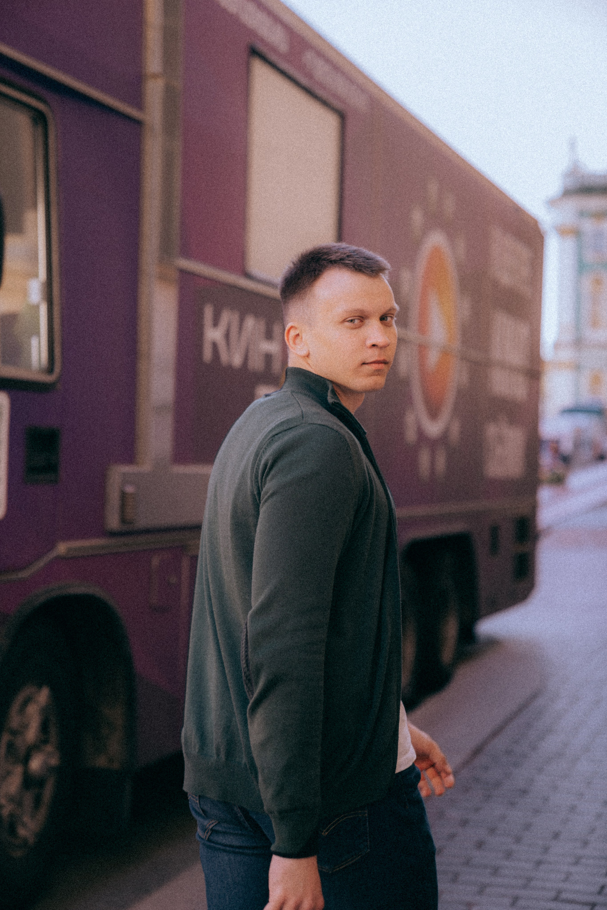 Илья 22.05. Идеальные портреты для соцсетей — Фотограф Ленар