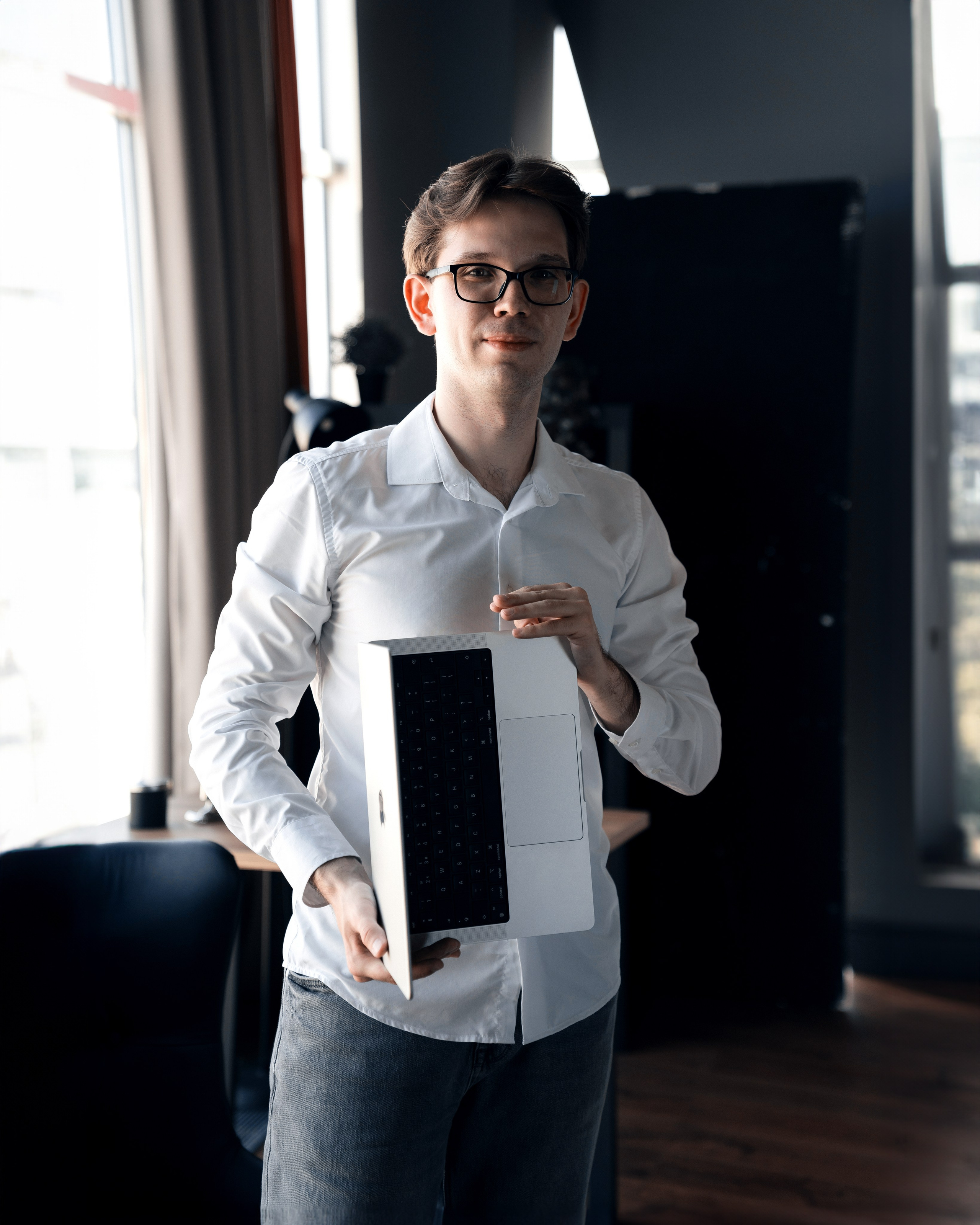 Михаил 10.08. Идеальные портреты для соцсетей — Фотограф Ленар