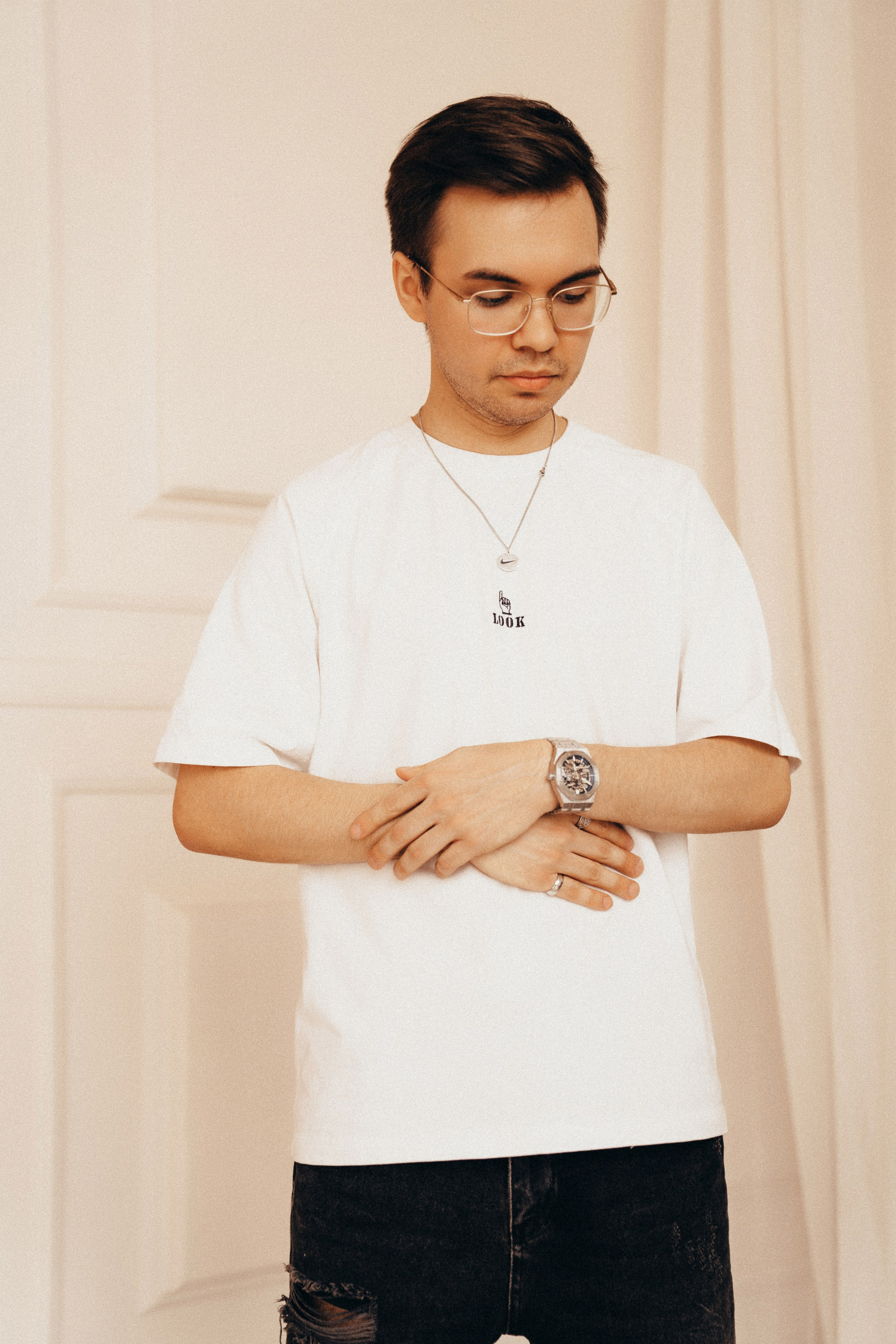 Антон 17.03. Идеальные портреты для соцсетей — Фотограф Ленар