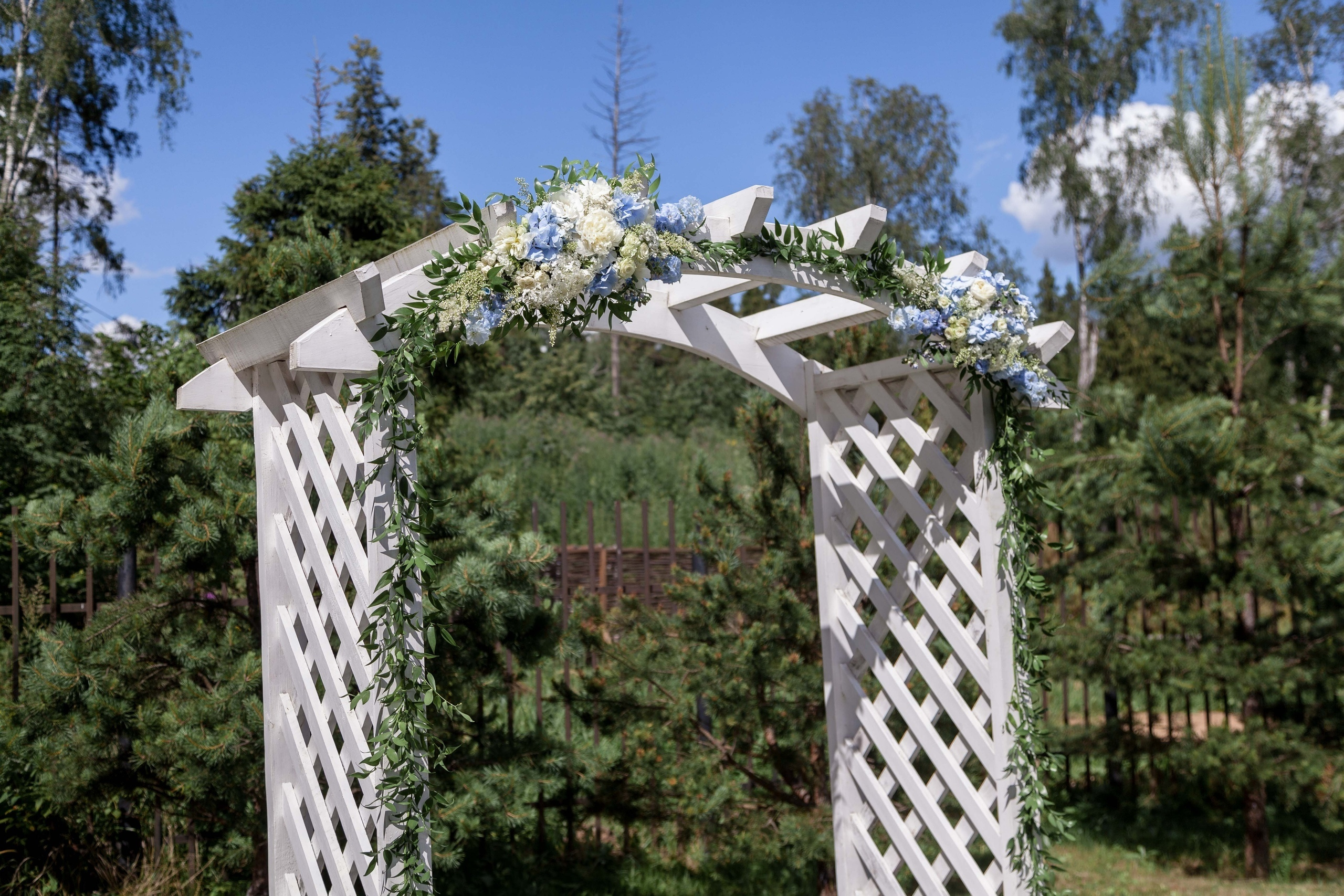 Оформление свадебной арки. Флорист Маргарита Гладкова