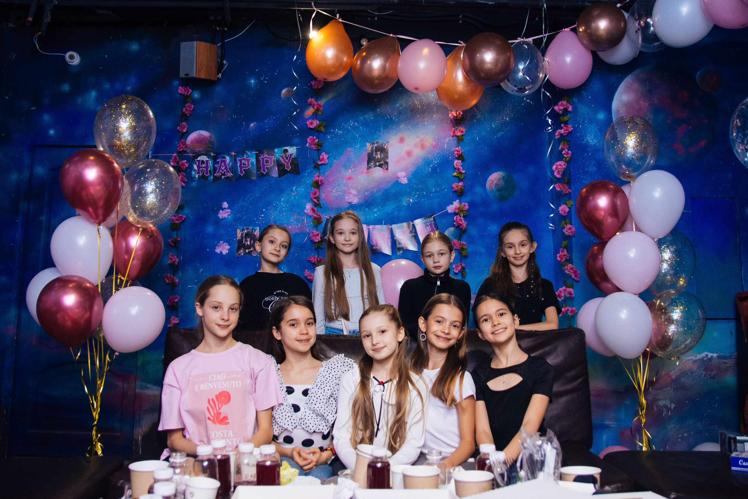 Квест и день рождения в Нелогике. Фотограф в Москве. Индивидуальные и парные съёмки, мероприятия, промо-съёмки для артистов