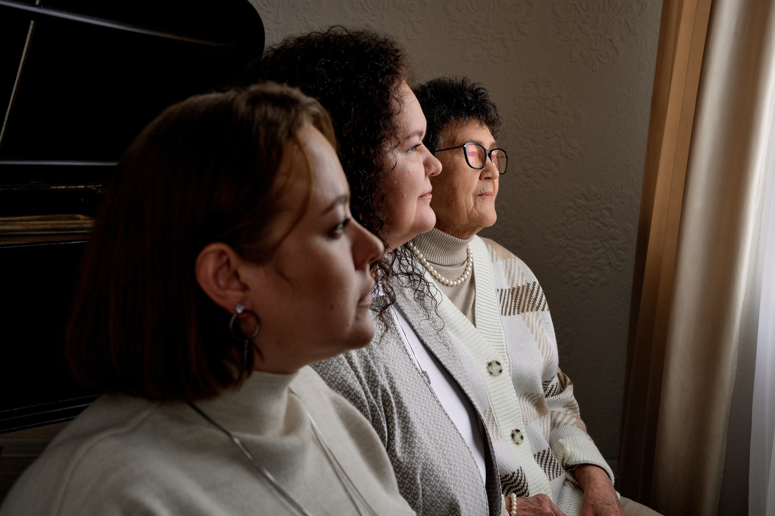 Семейная фотосессия для Лилии — тёплая съёмка в студии | Иван Третьяков, фотограф Новокузнецк