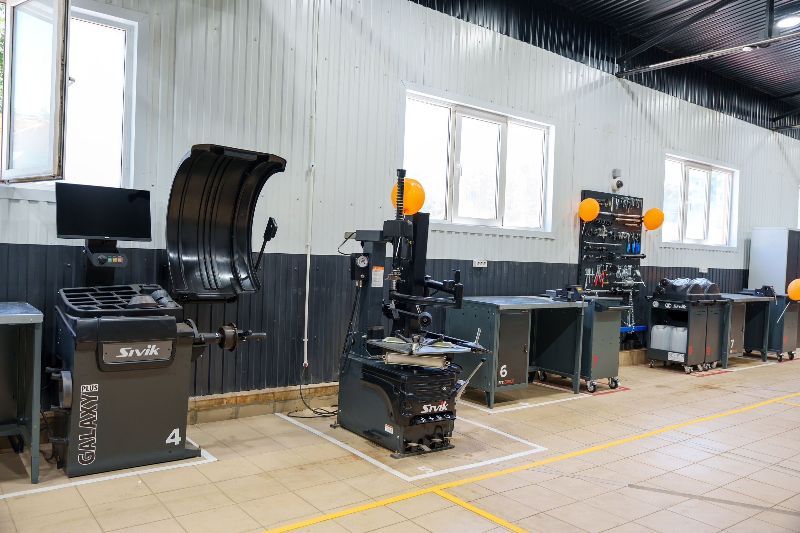 Интерьерная фотосъемка автосервиса Fit Service в Краснодаре — Профессиональная фотосъемка интерьера техцентра в Краснодаресеть СТО. Шедевры для Вас! Фотограф и Видеограф в Краснодаре Пахиев Руслан