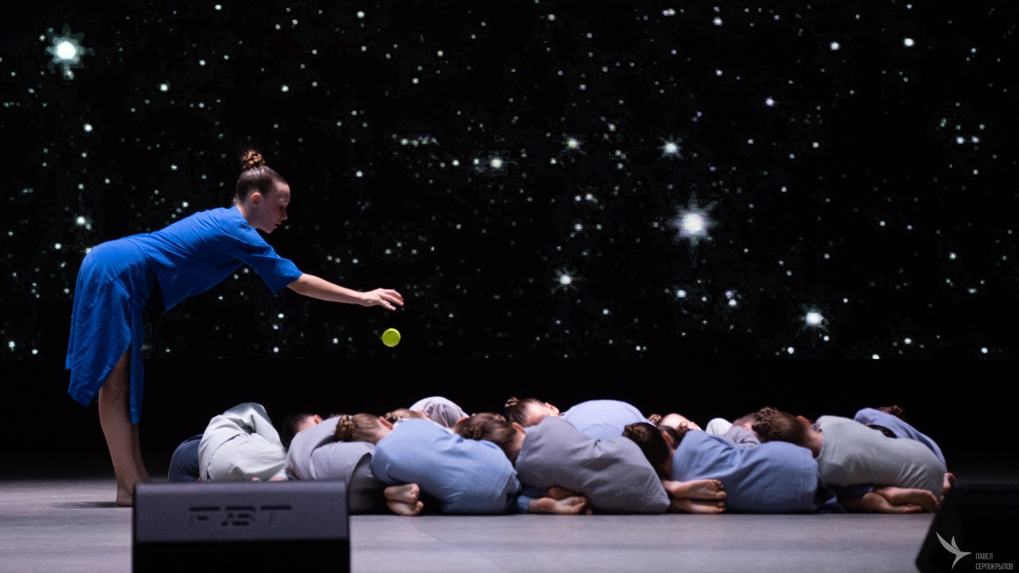 Сольный концерт хореографического ансамбля Аллегро «Сквозь тернии к звездам». Репортажный фотограф в Казани Павел Серпокрылов