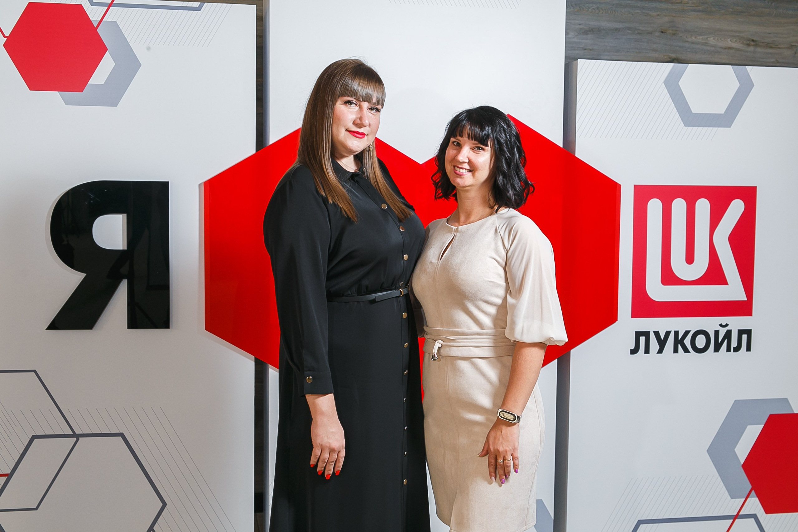 Фотозона на корпоративном мероприятии Лукойла в ДК Царицын. Событийный фотограф Максим Бескоровайновнов