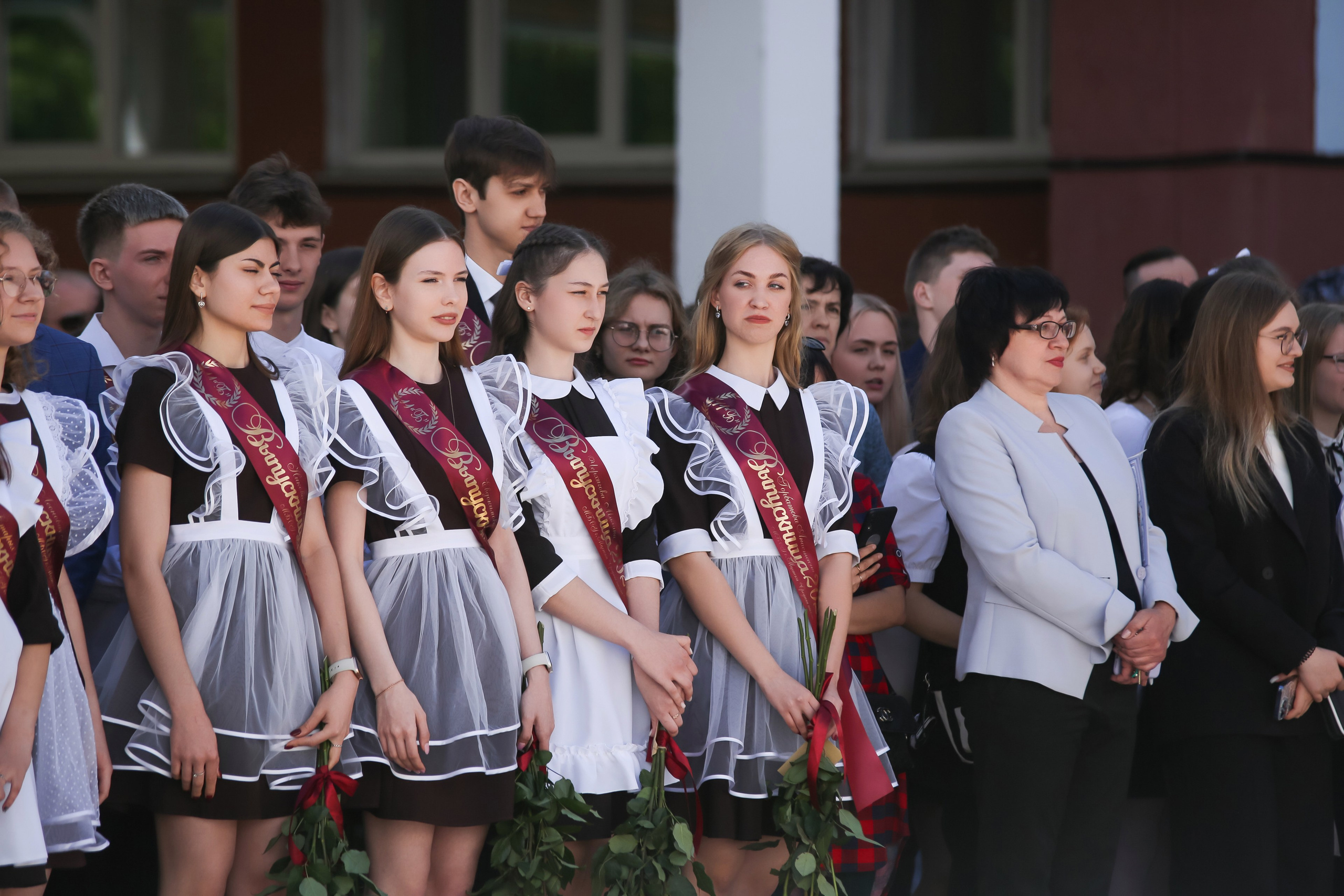 ЛИНЕЙКА «ПОСЛЕДНИЙ ЗВОНОК» 9 ШКОЛА 2024 г МЦЕНСК. ТВОЙ АЛЬБОМ / ТВОИ ПРАВИЛА
