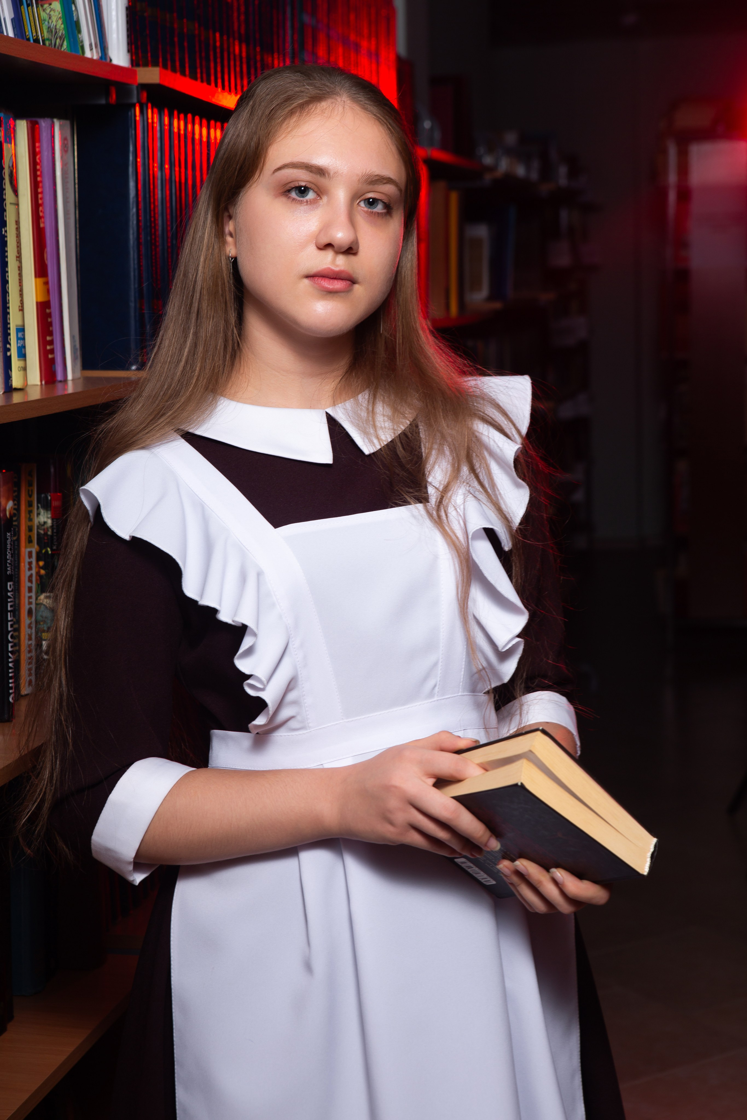 СЪЕМКА ПОРТРЕТОВ В БИБЛИОТЕКЕ ДЛЯ 11 КЛАССОВ-1. ТВОЙ АЛЬБОМ / ТВОИ ПРАВИЛА