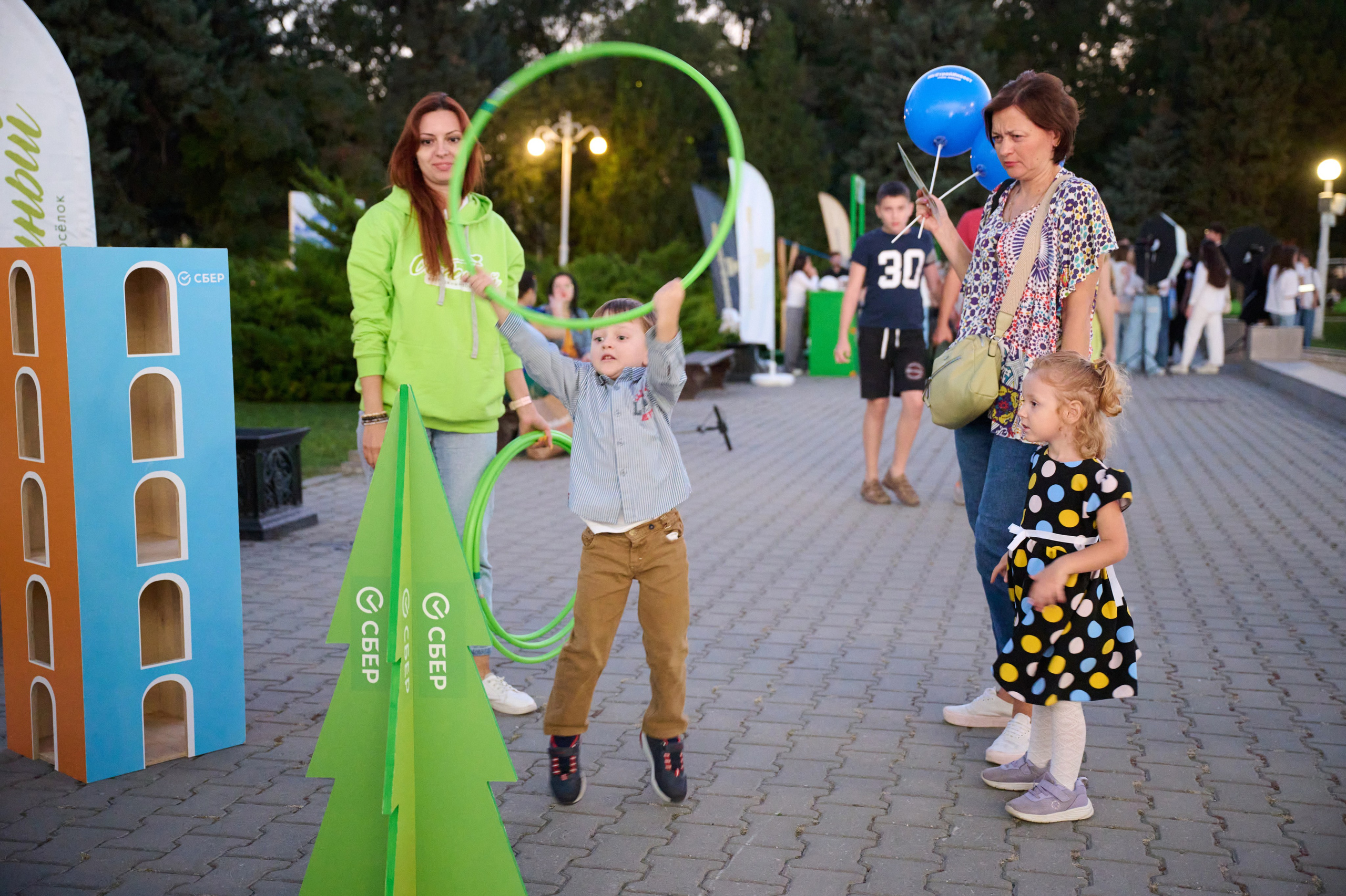 Фестиваль Жилищный базар в Ростове-на-Дону на Театральной площади | Организатор Event-агентство «До Мурашек». Свадебное и event агентство До Мурашек Ростов-на-Дону