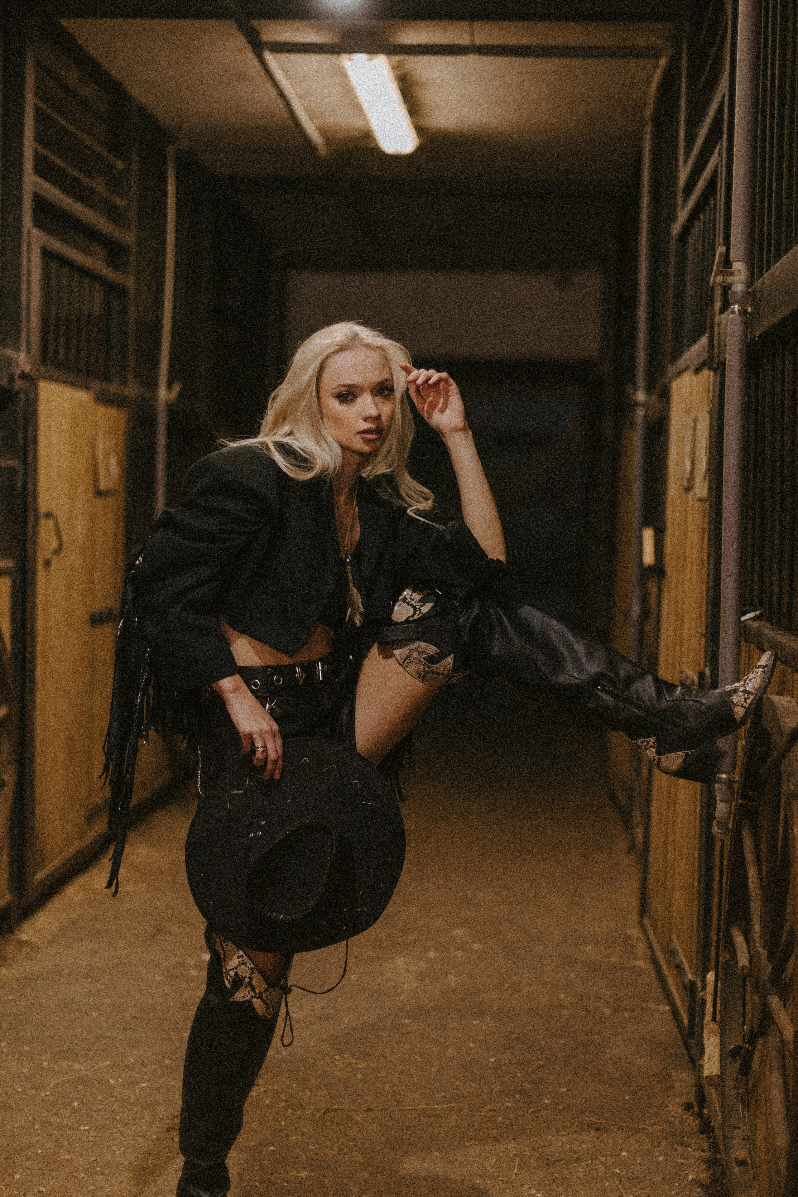 Надя «Вестерн». Павел Померанцев