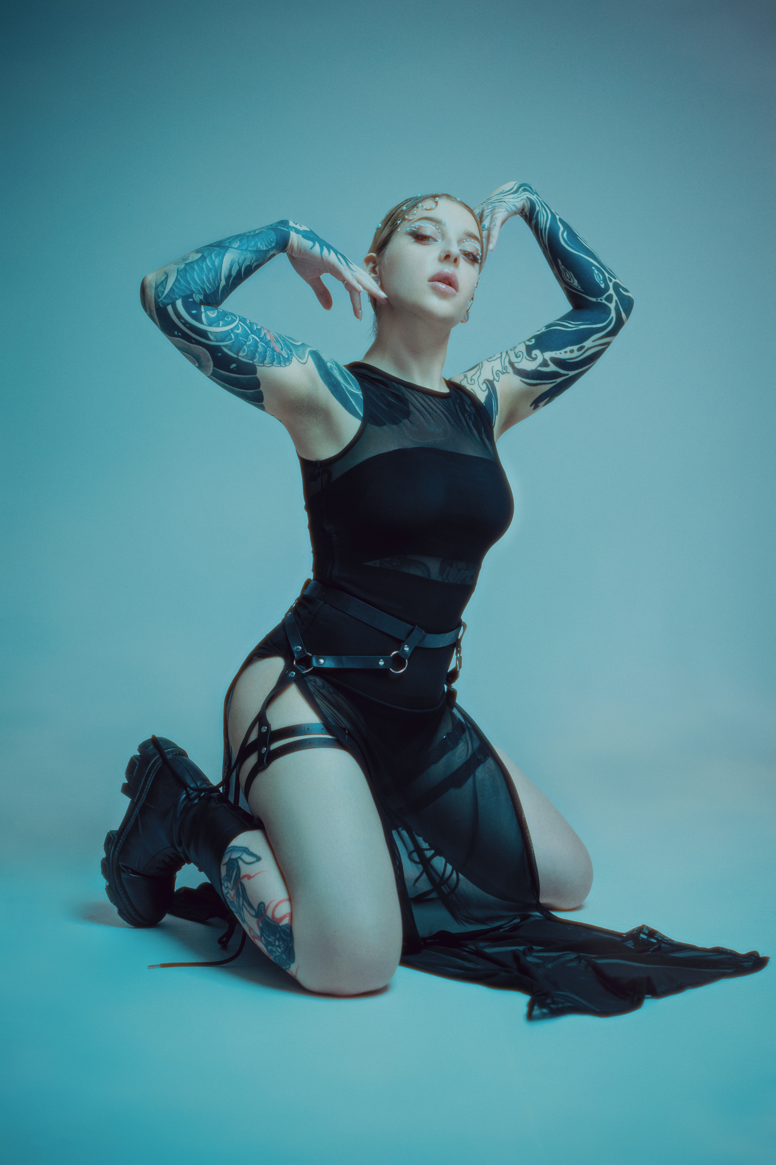 Юля. Неон. Фотограф в Самаре Туваев от художественных портретов до маркетплейсов