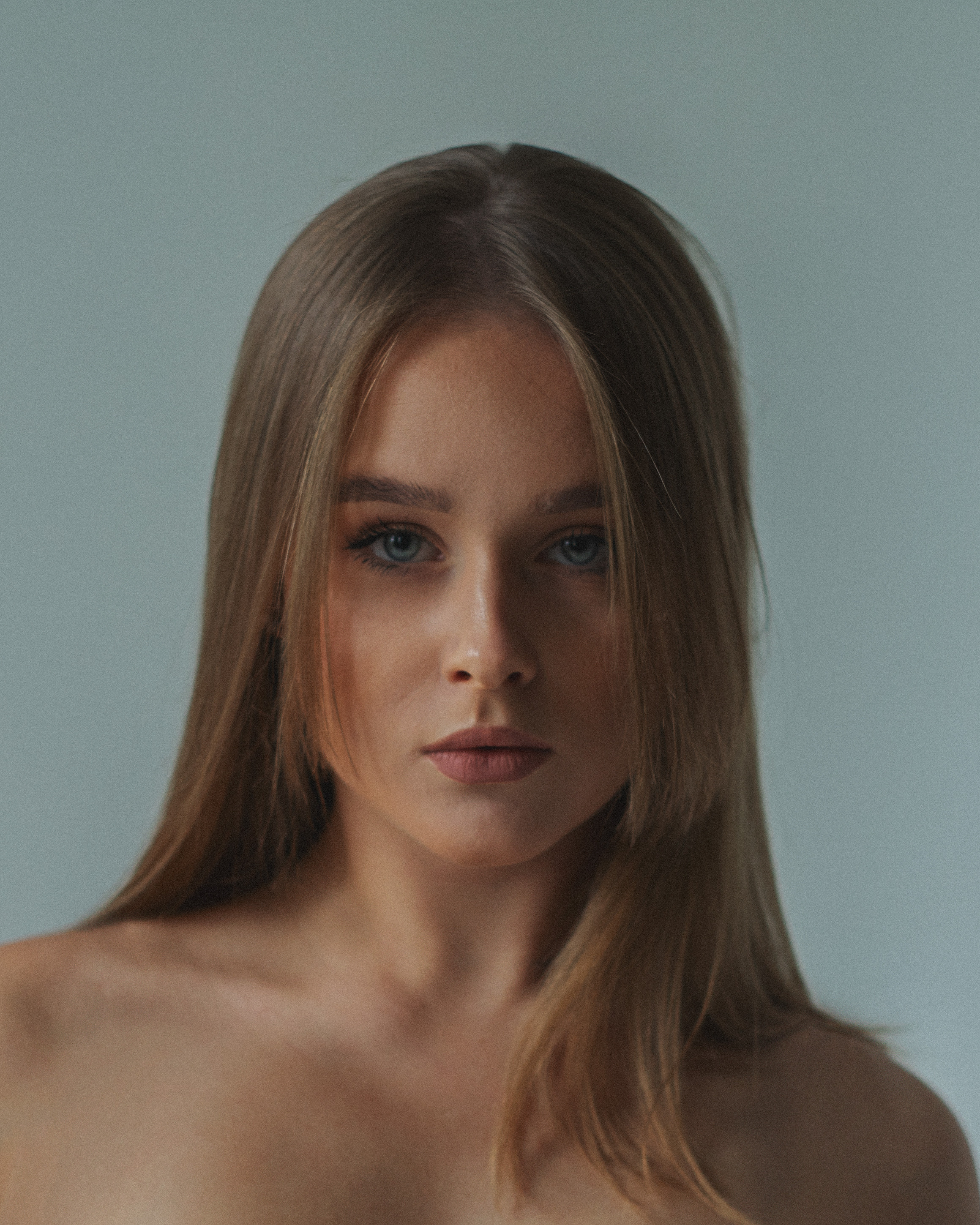 Даша. Студия. Фотограф в Самаре Туваев от художественных портретов до маркетплейсов