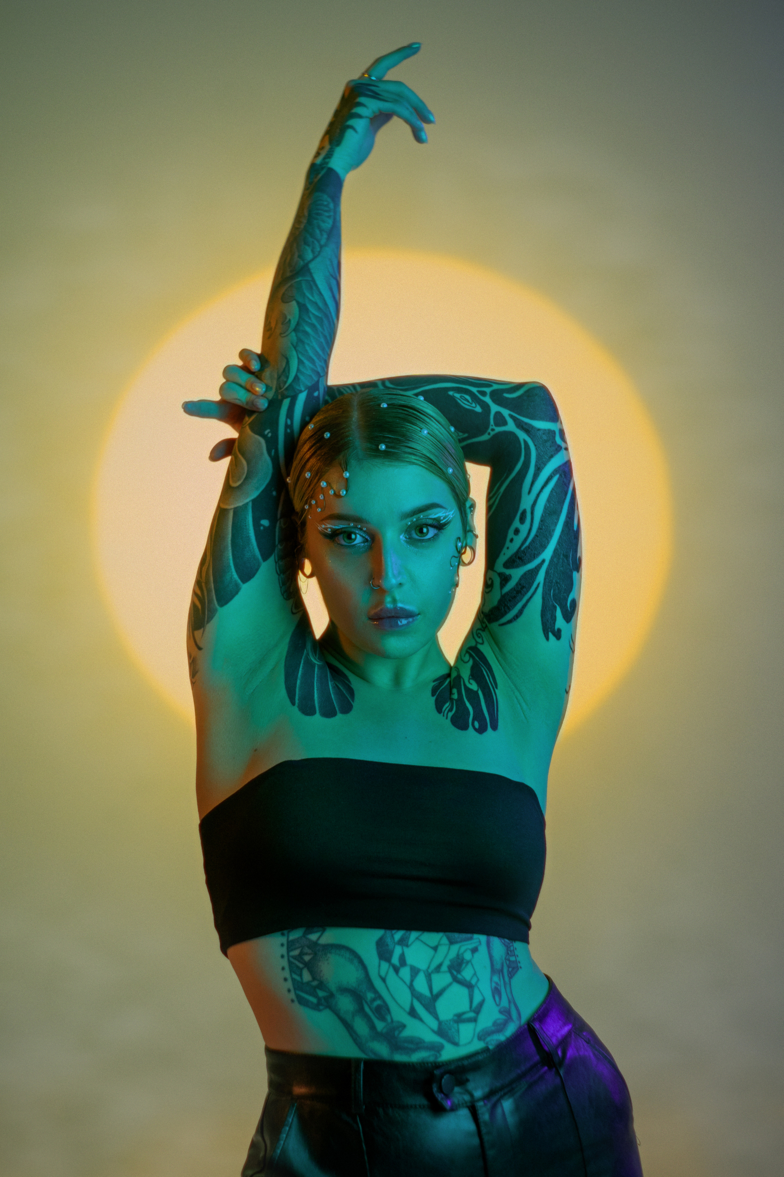 Юля. Неон. Фотограф в Самаре Туваев от художественных портретов до маркетплейсов