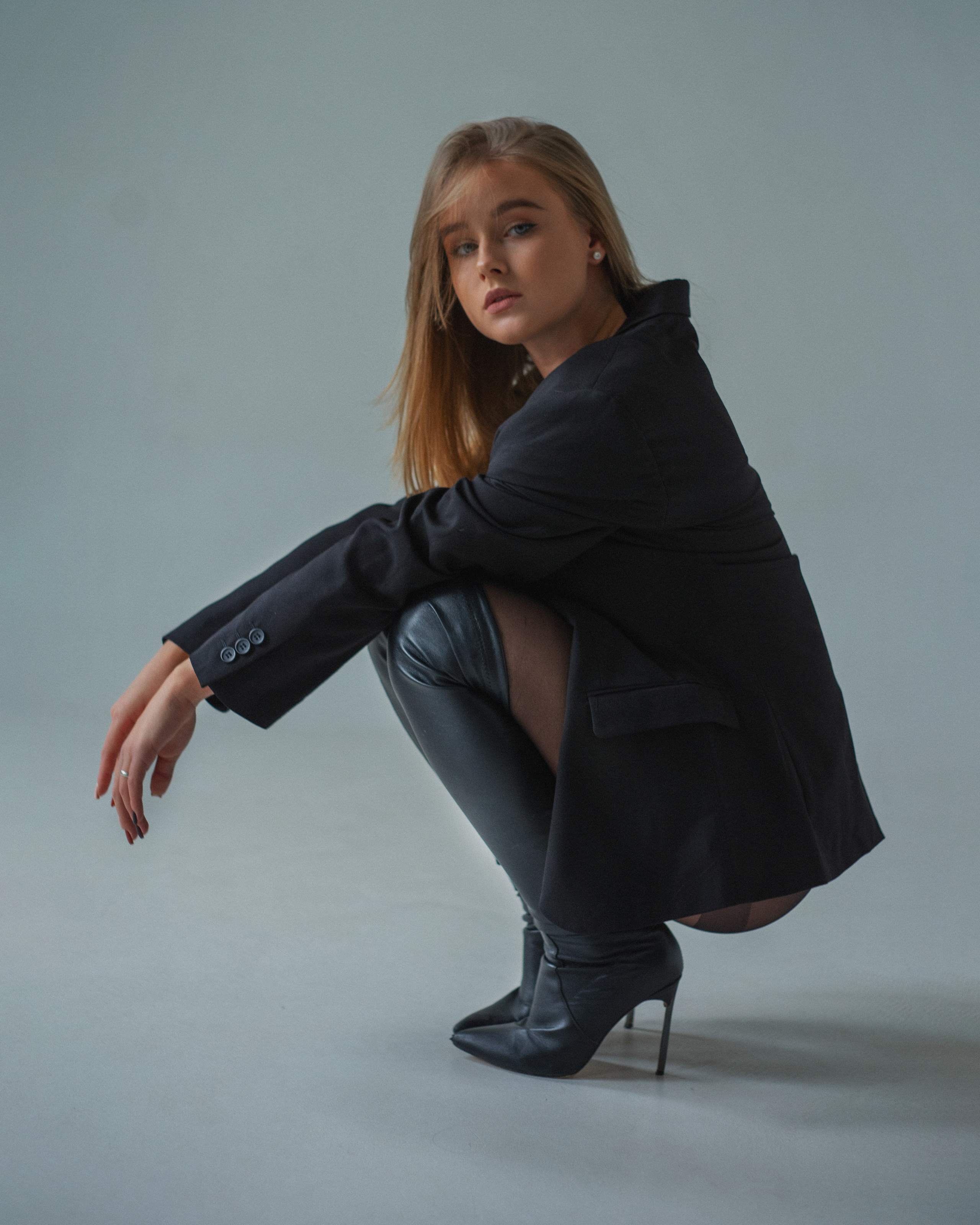 Даша. Студия. Фотограф в Самаре Туваев от художественных портретов до маркетплейсов