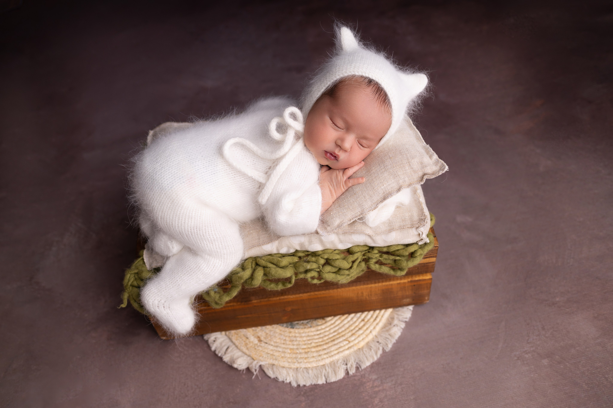 Классическая фотосессия малыша. Фотограф новорожденных малышей в Омске и Омской области Эльвира Камаева
