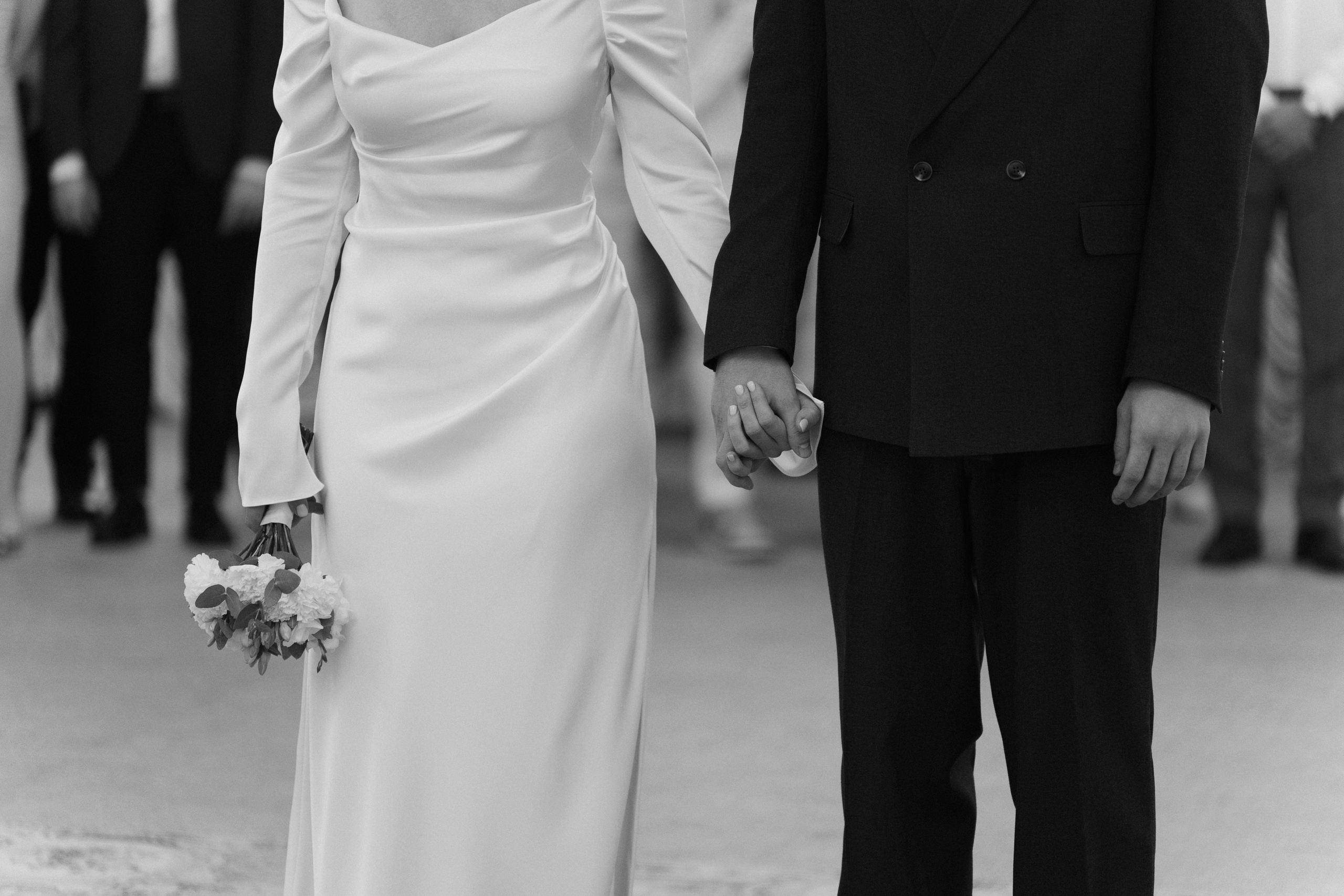 Лёня и Юля. Питер. От утра в отеле до вечеринки в ресторане на заливе. Цифра и плёнка. Свадебный фотограф Катерина Чулкова