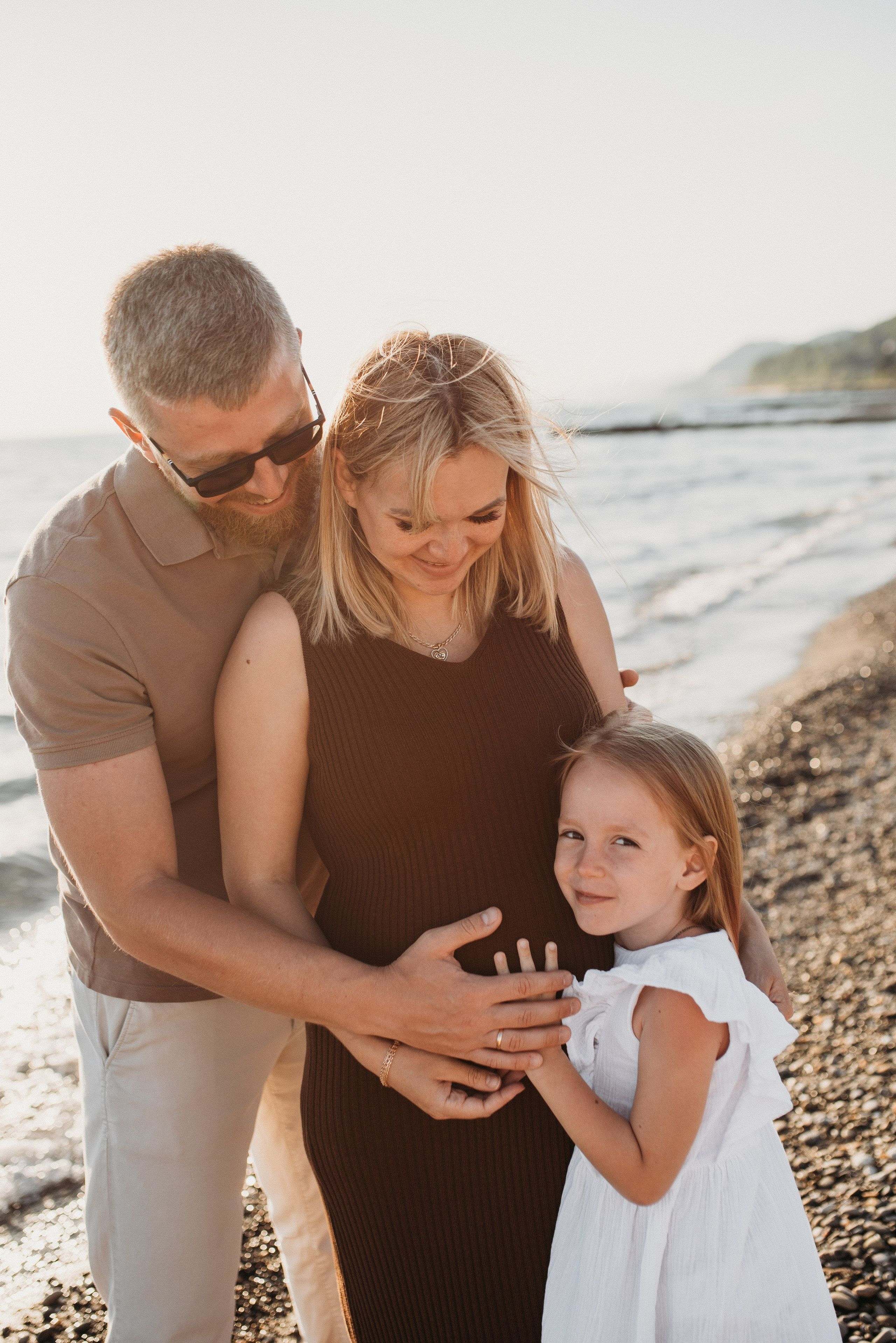 Семейная фотосессия в Головинке на берегу моря на закате. Фотограф в Сочи — Маргарита Поганова