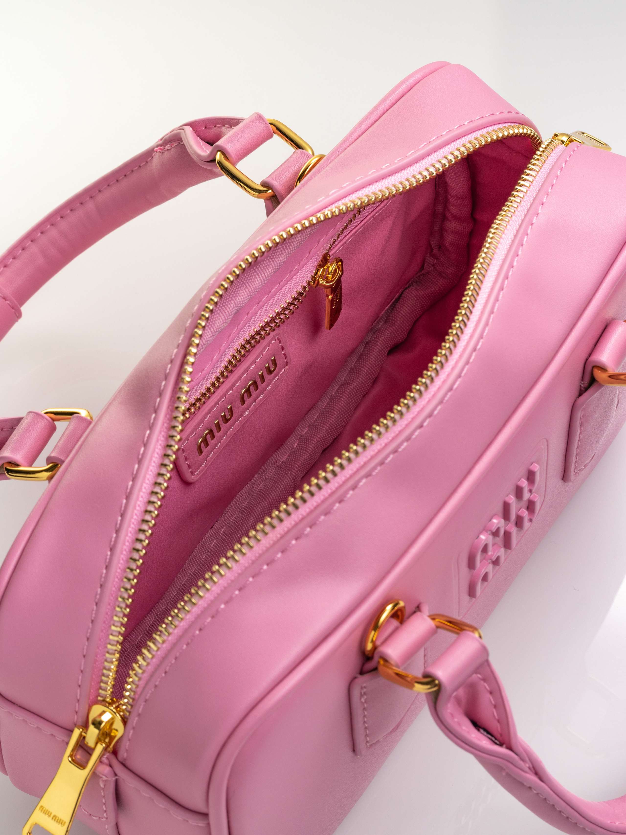 Съёмка сумок для карточек товаров на Вайлдберриз. Предметный фотограф в Нижнем Новгороде Денис Павлов